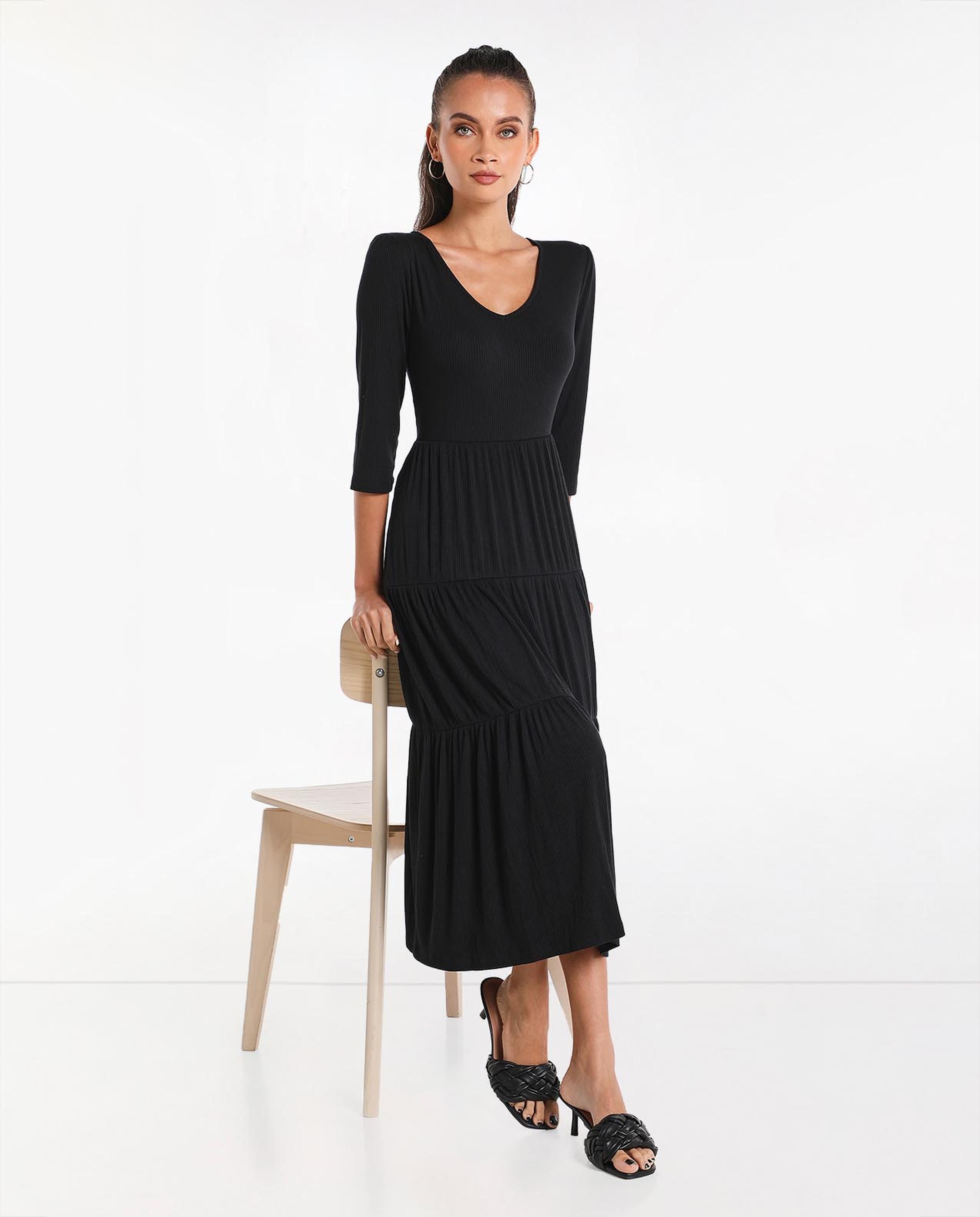Solid Tiered Midi Dress with V-Neck and 3/4th Sleeve