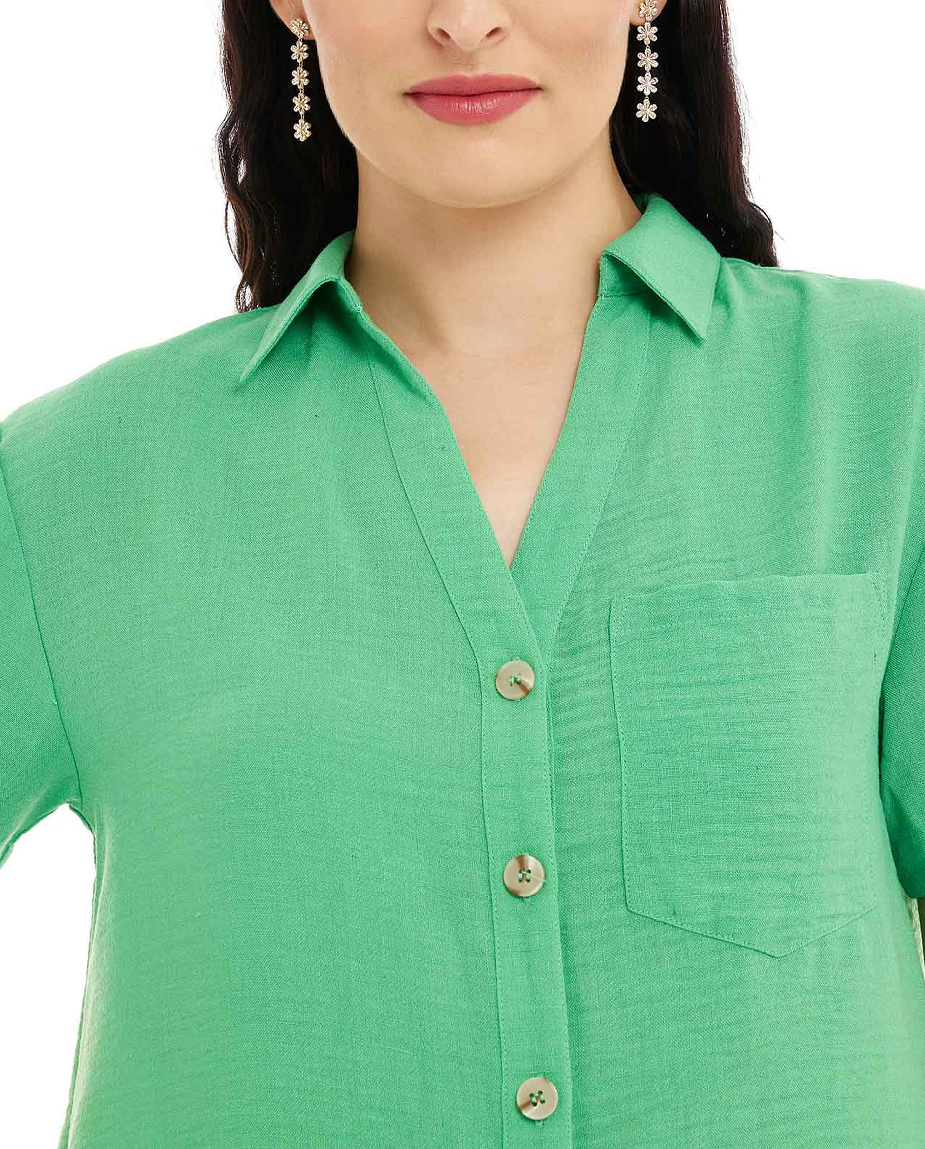 Solid Crop Shirt with Classic Collar and Short Sleeves