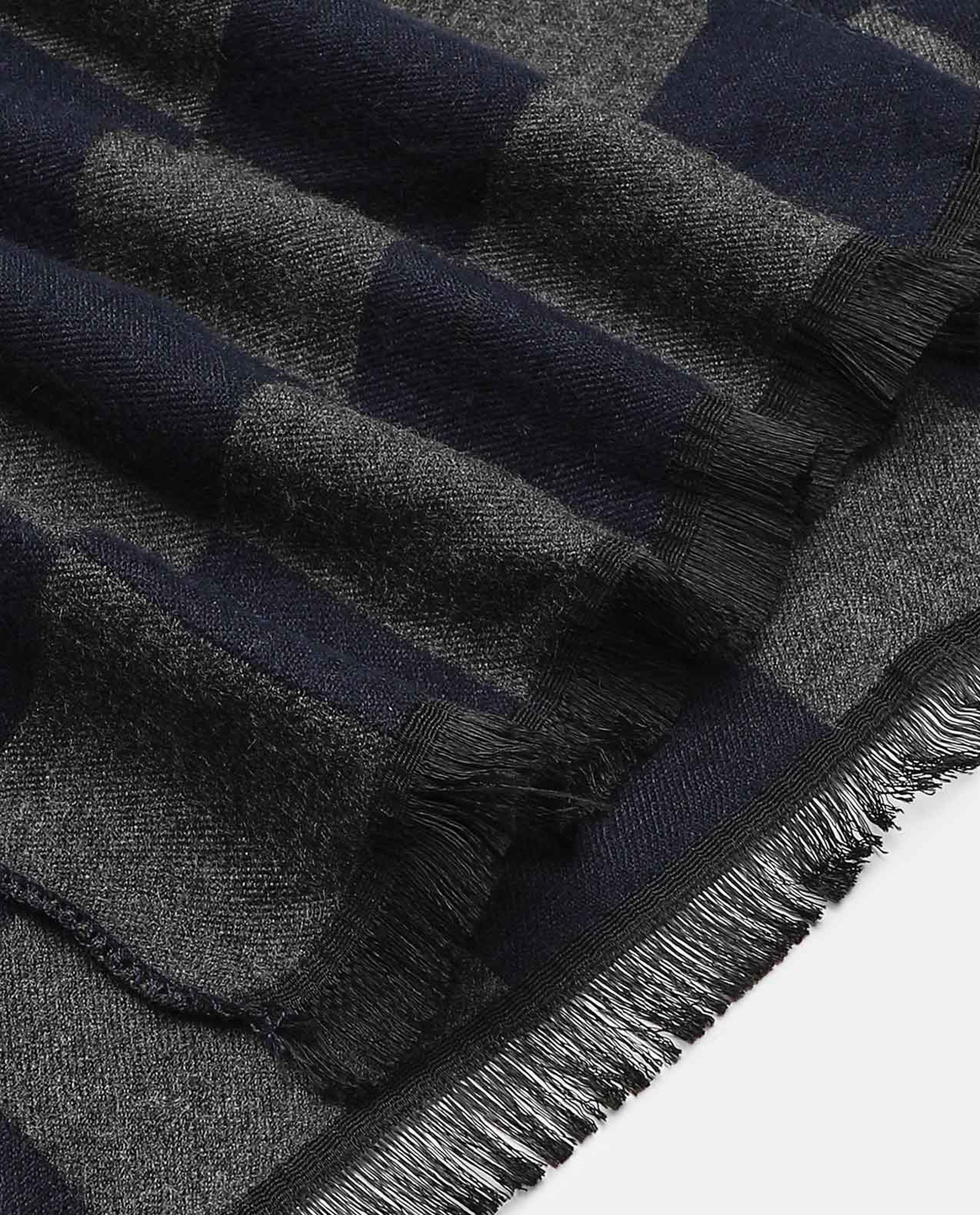 Checked Patterned Scarf