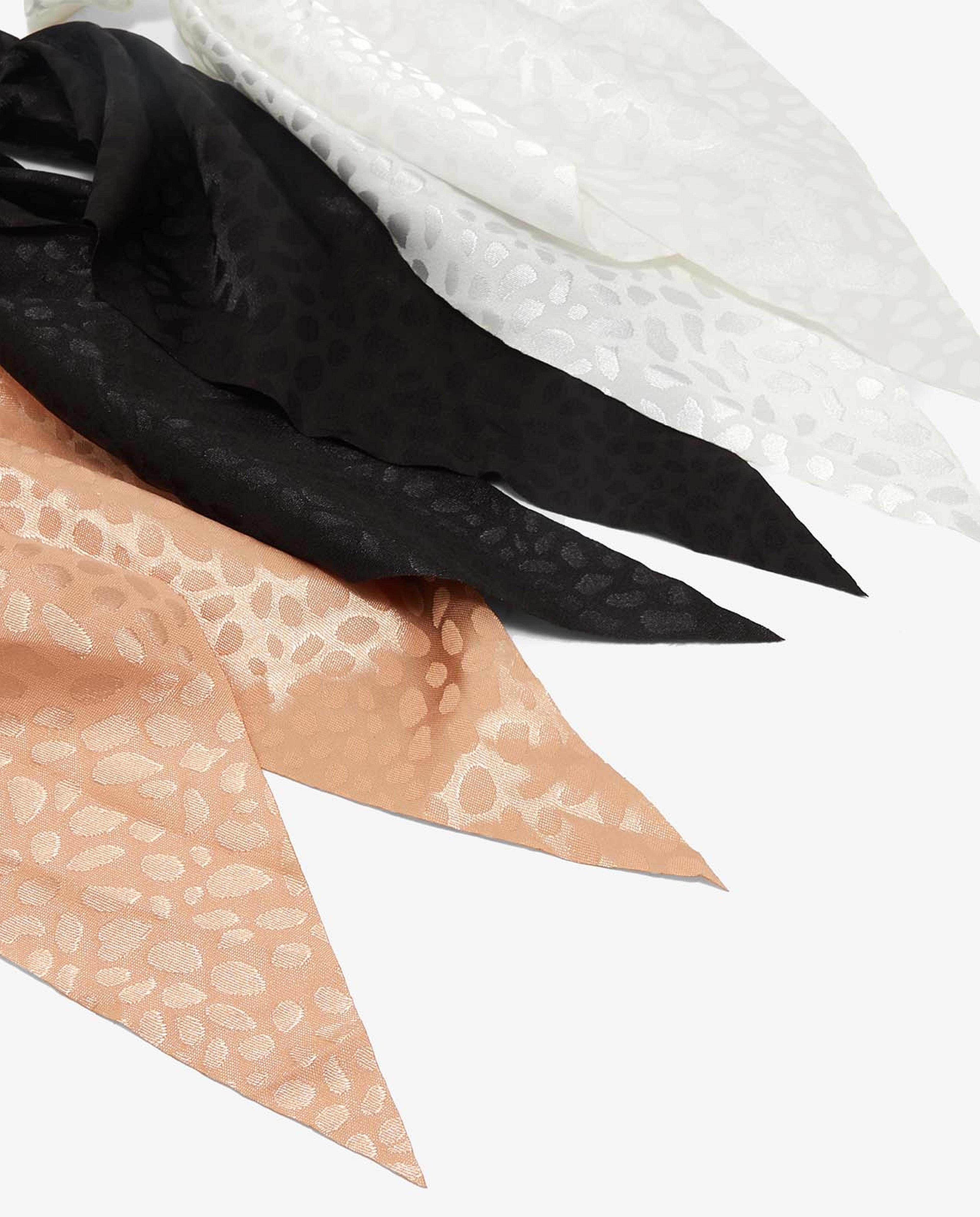 Pack of 3 Self Design Floral Printed Bow Scrunchies