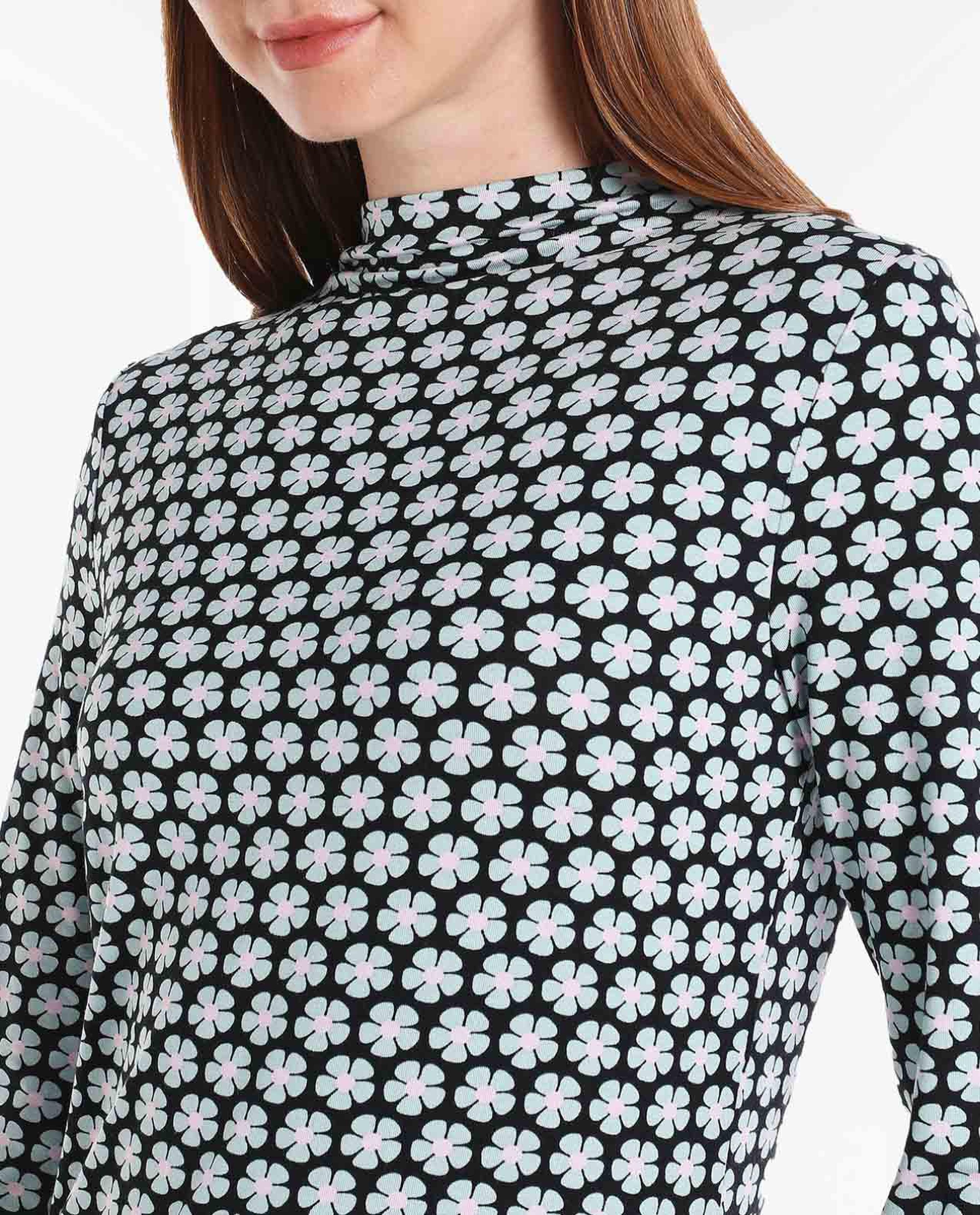 Printed Casual Top with Mock Neck and Long Sleeves