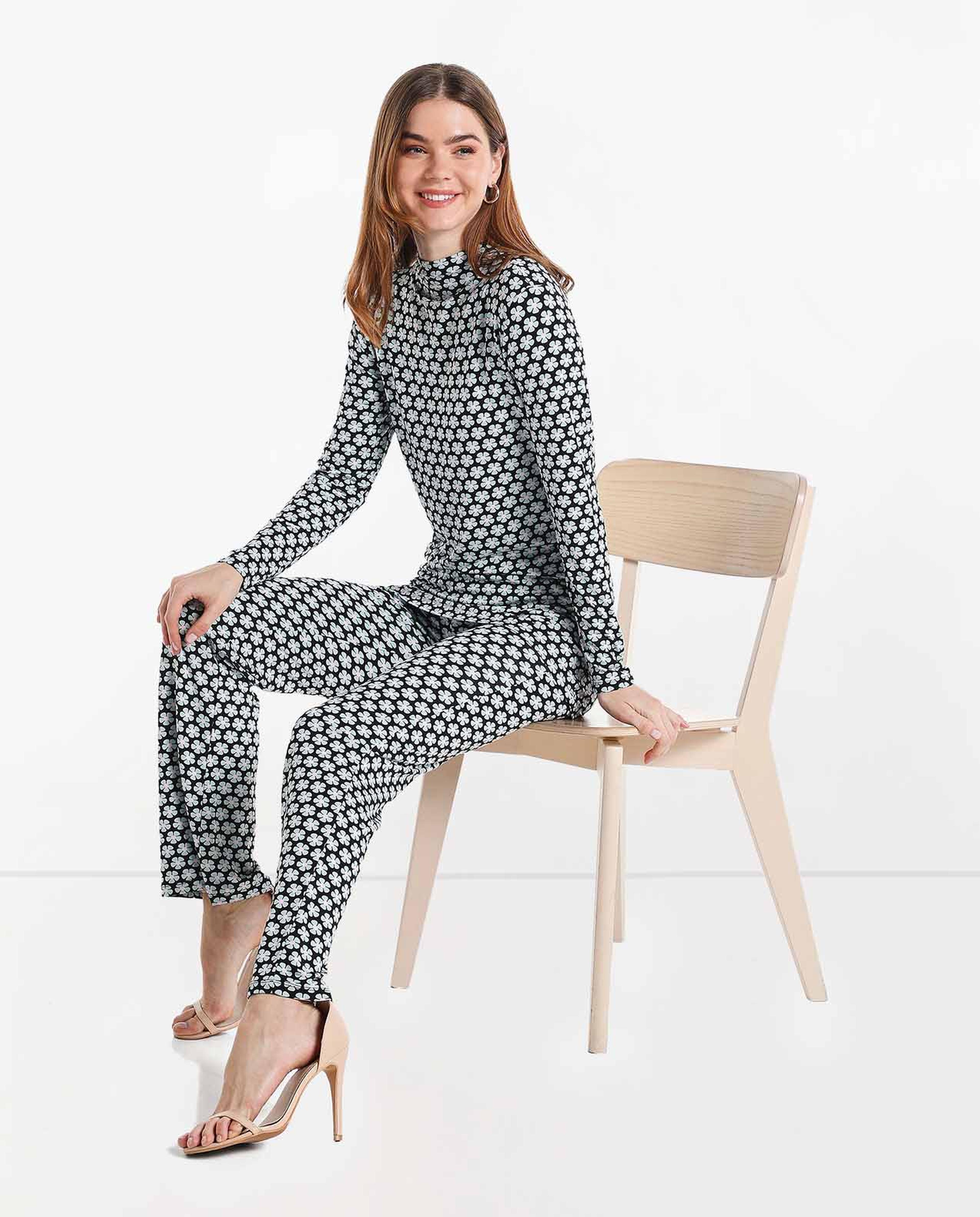 Printed Casual Top with Mock Neck and Long Sleeves