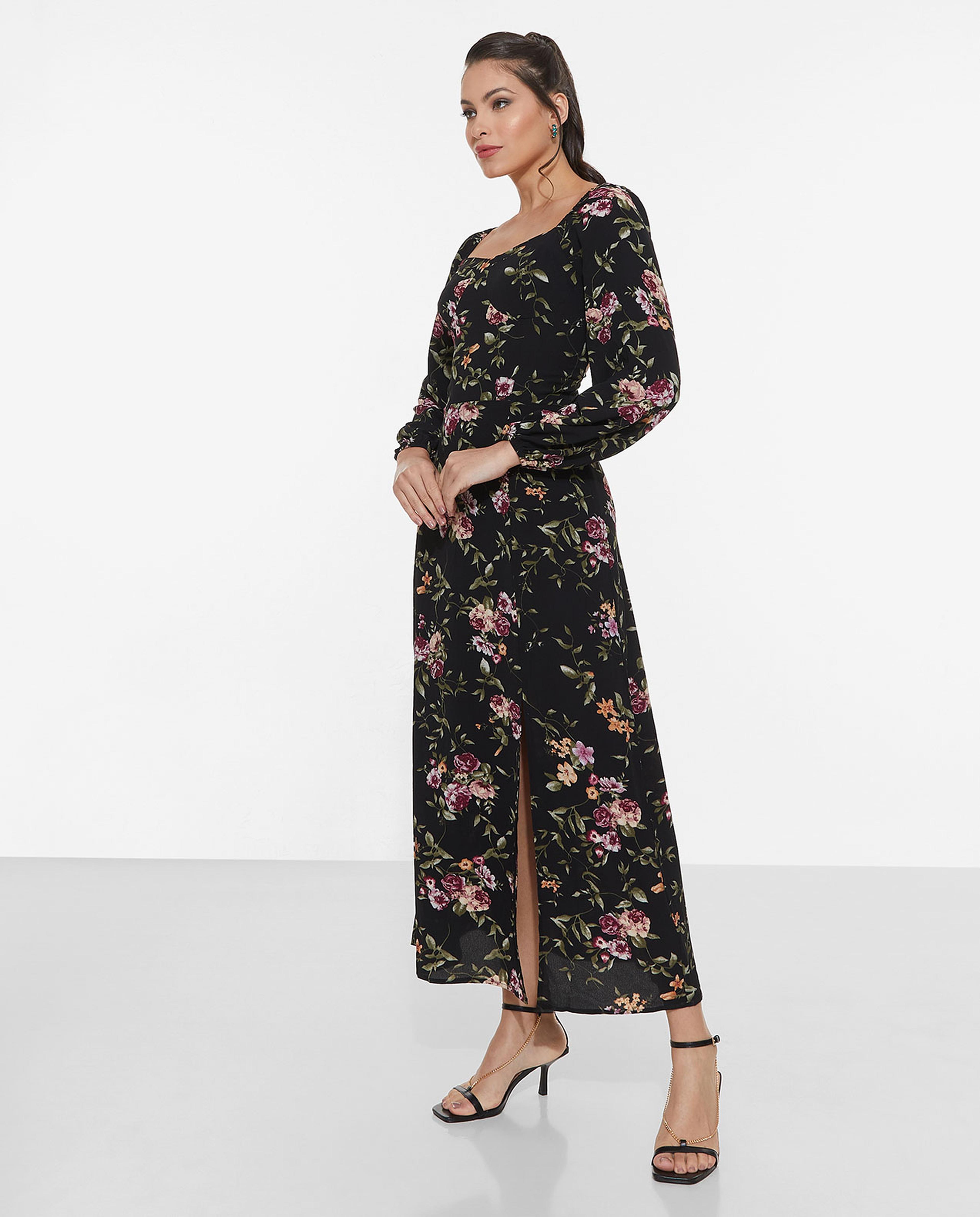 Printed Maxi Dress with Sweetheart Neck and Long Sleeves