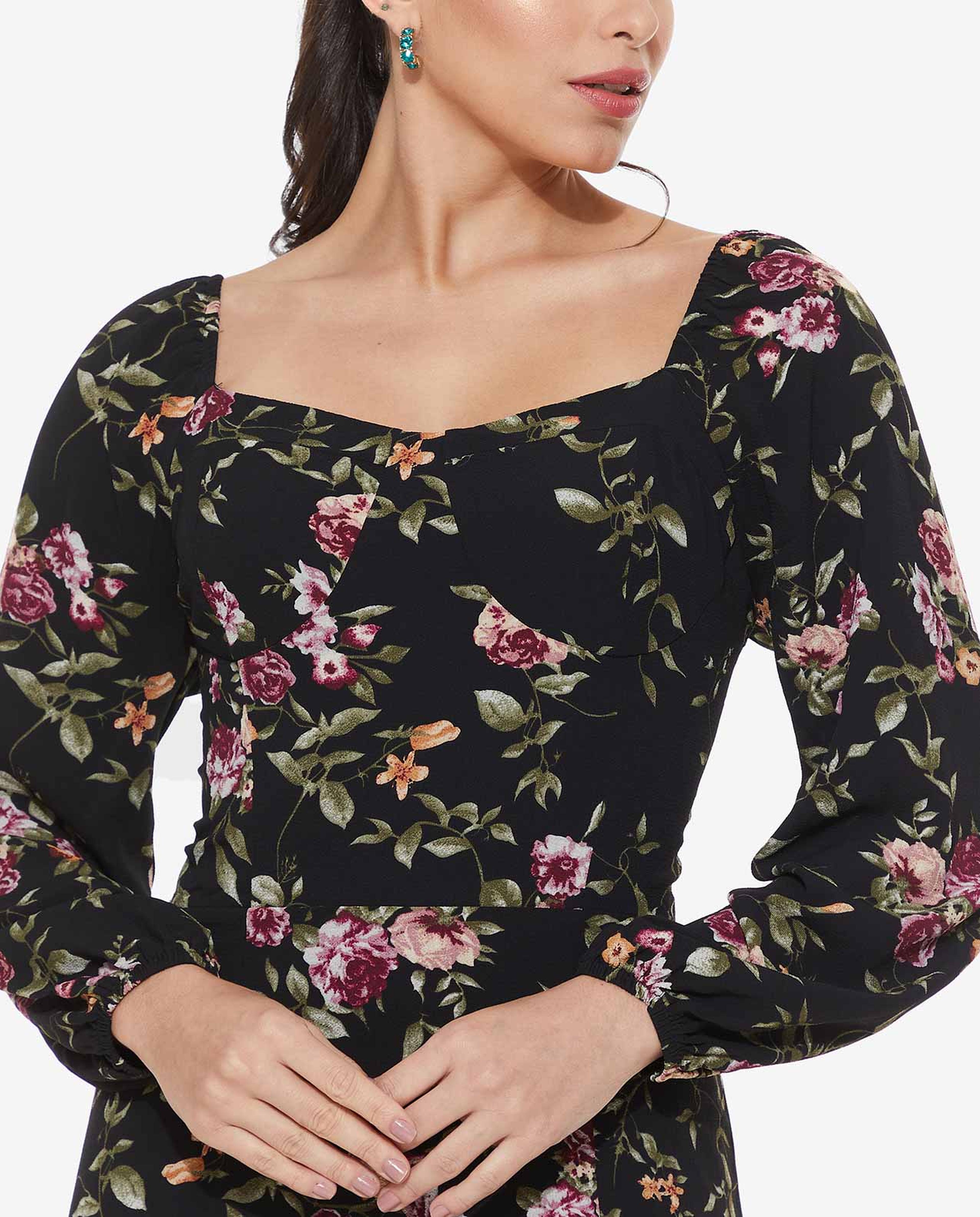 Printed Maxi Dress with Sweetheart Neck and Long Sleeves