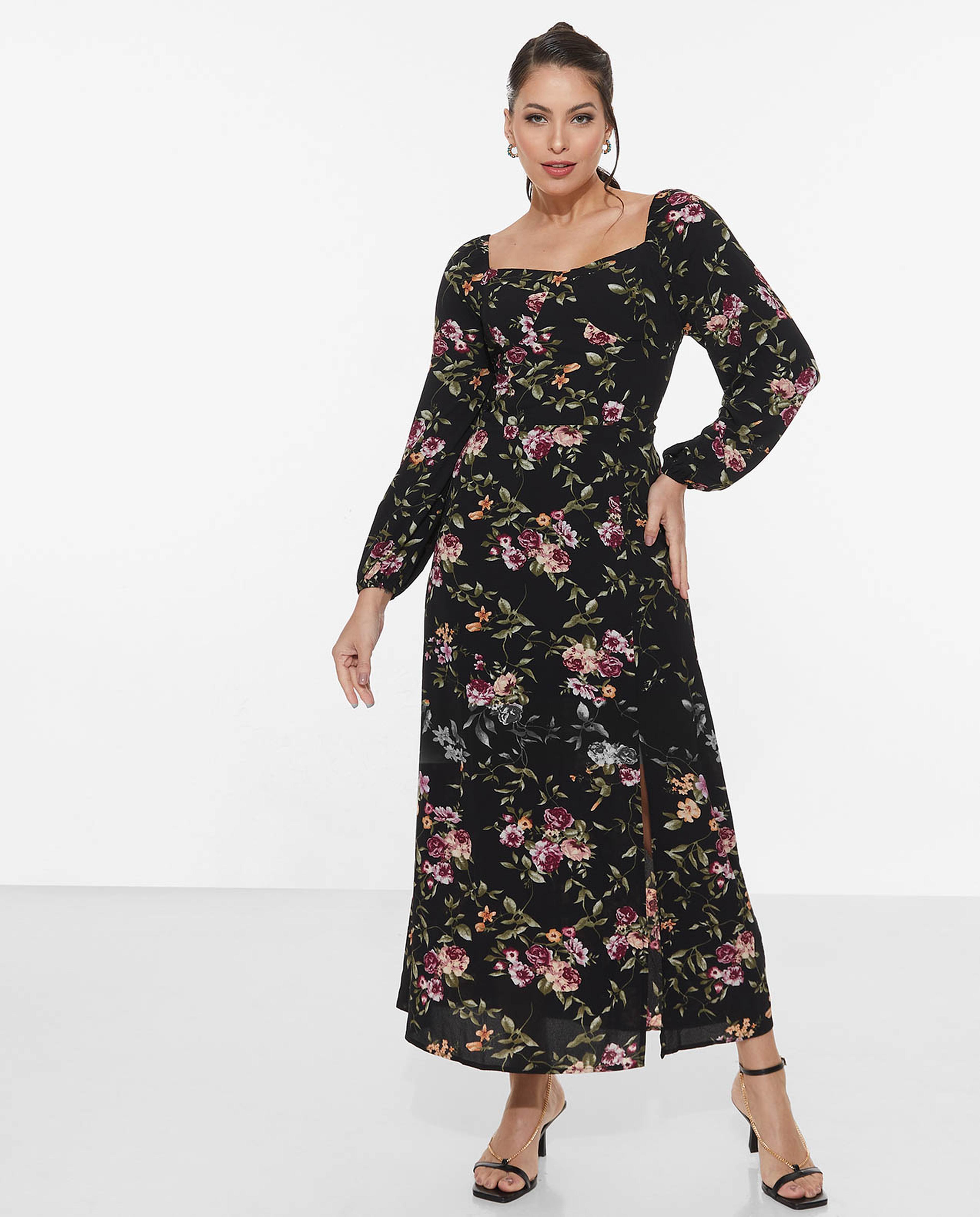 Printed Maxi Dress with Sweetheart Neck and Long Sleeves