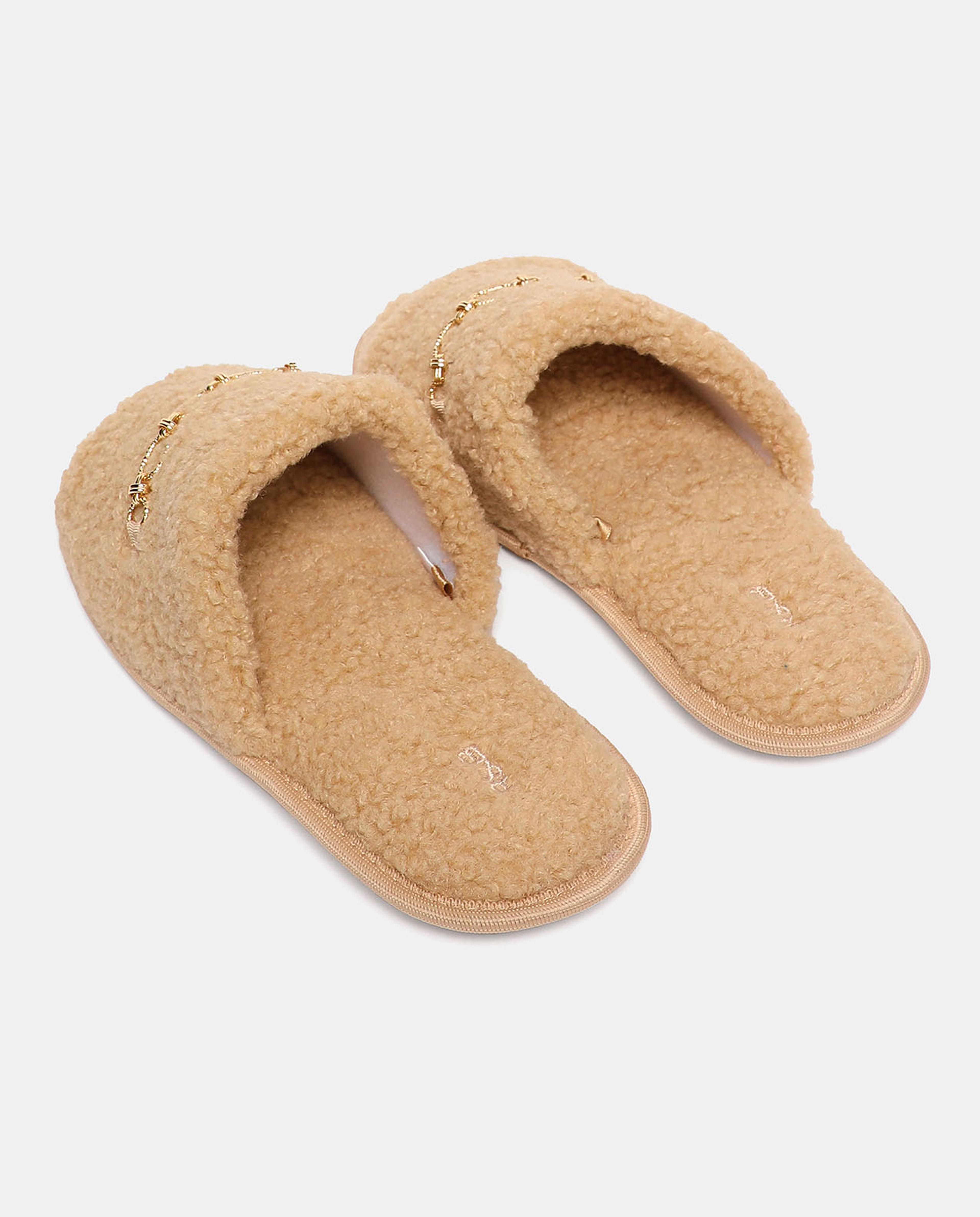 Furry Link Detailed Open-Toe Slip-On Bedroom Slippers