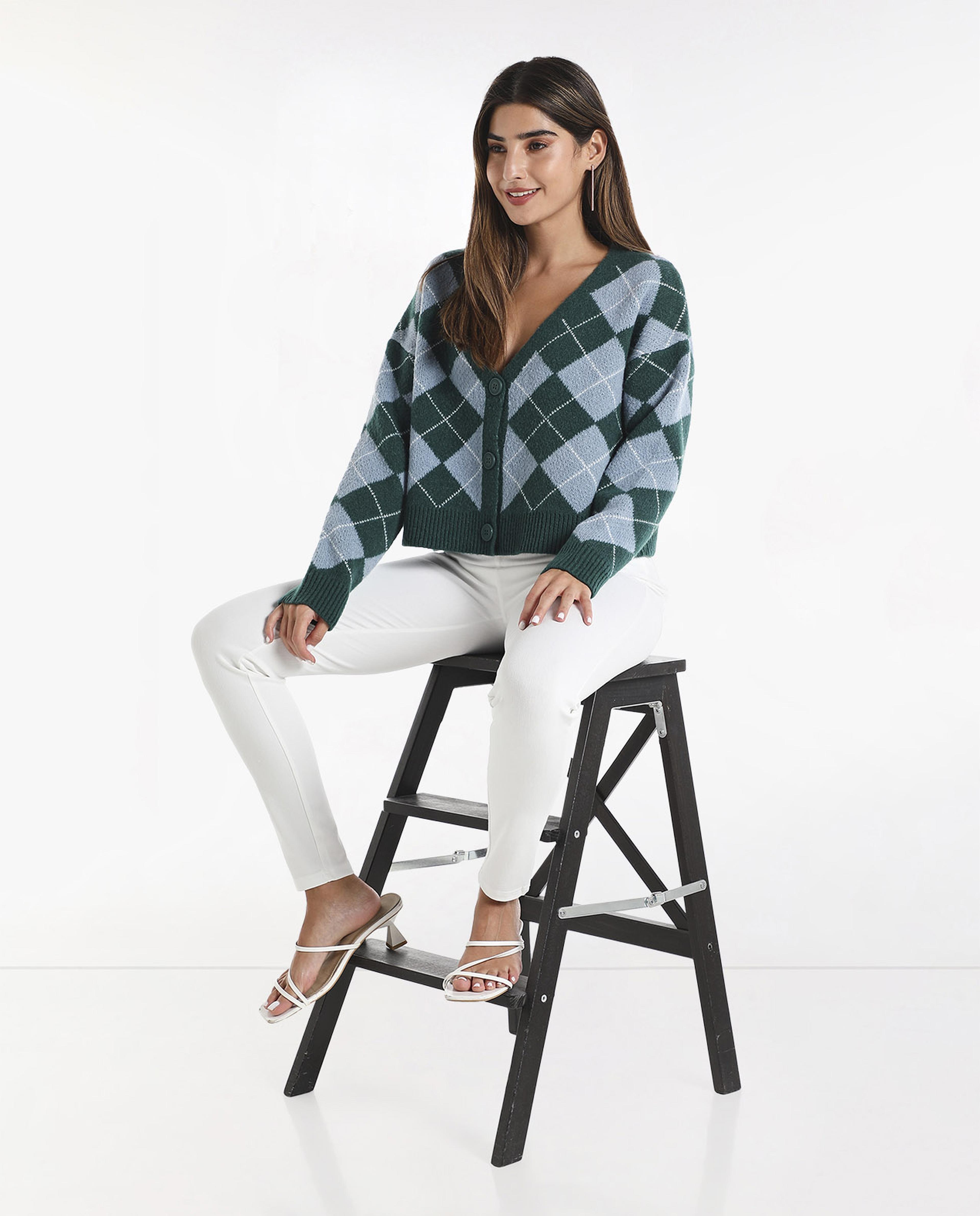Diamond Knit Cardigan with V-Neck and Long Sleeves