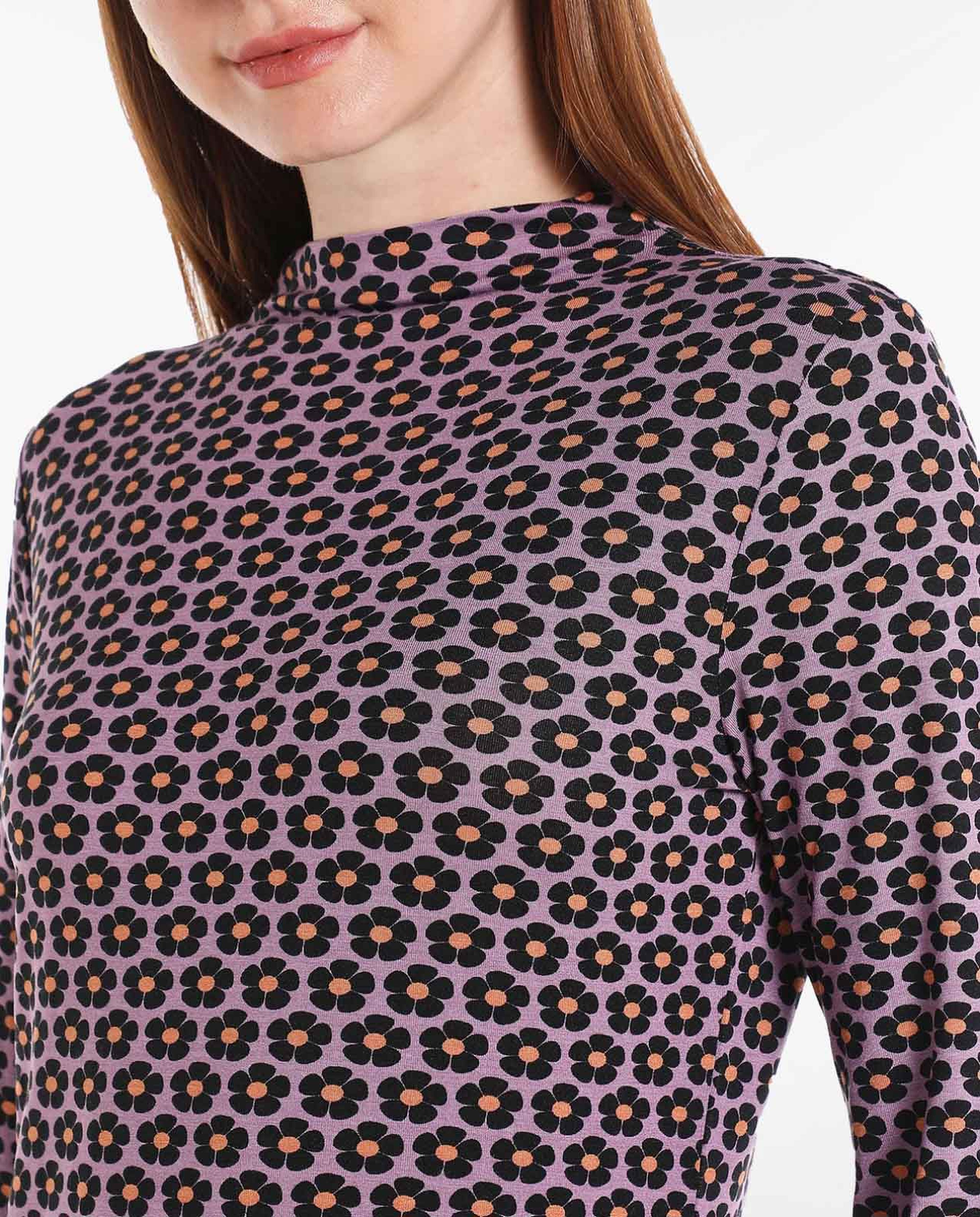 Printed Casual Top with Mock Neck and Long Sleeves