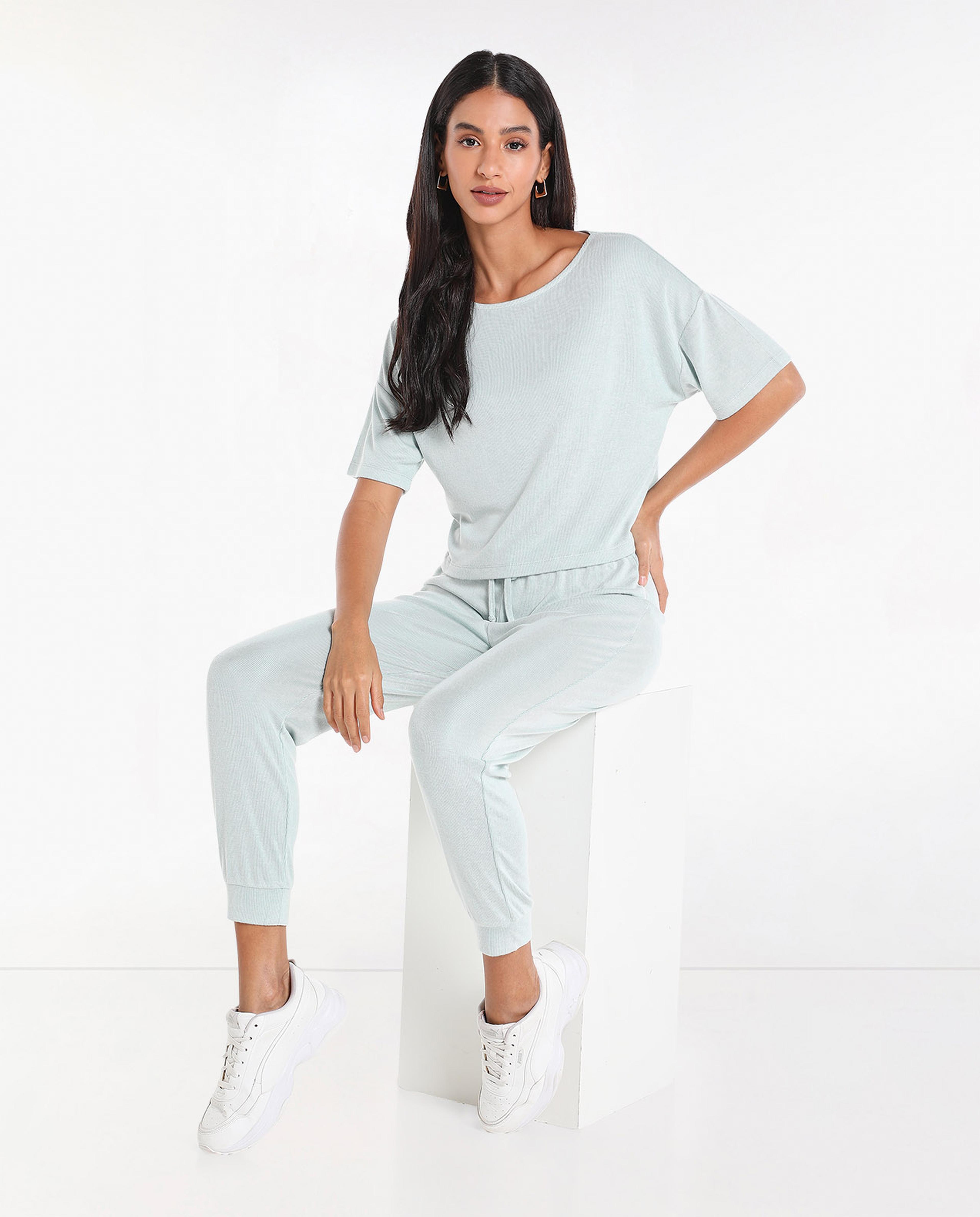 Solid Crop T-Shirt with Crew Neck and Short Sleeves