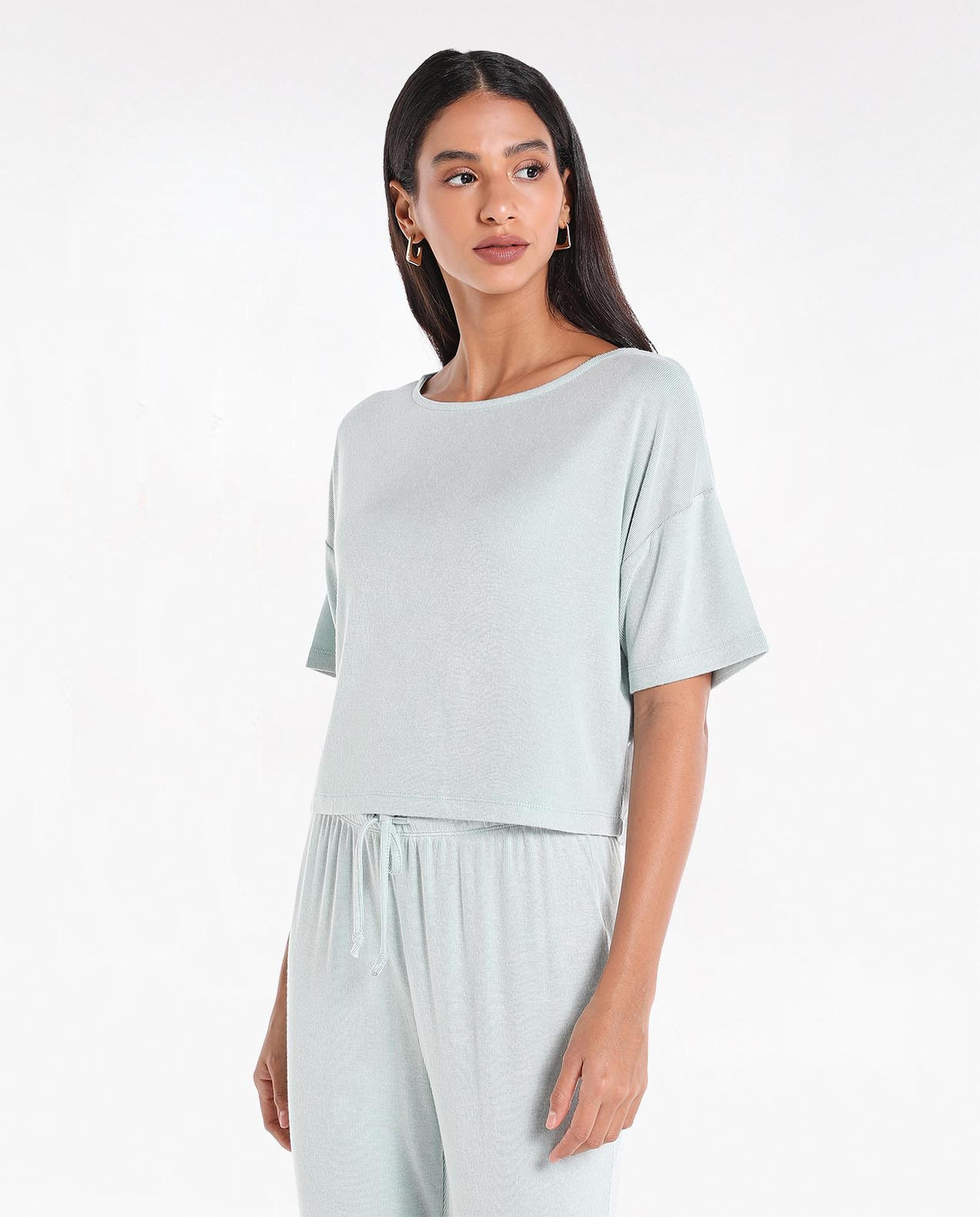 Solid Crop T-Shirt with Crew Neck and Short Sleeves