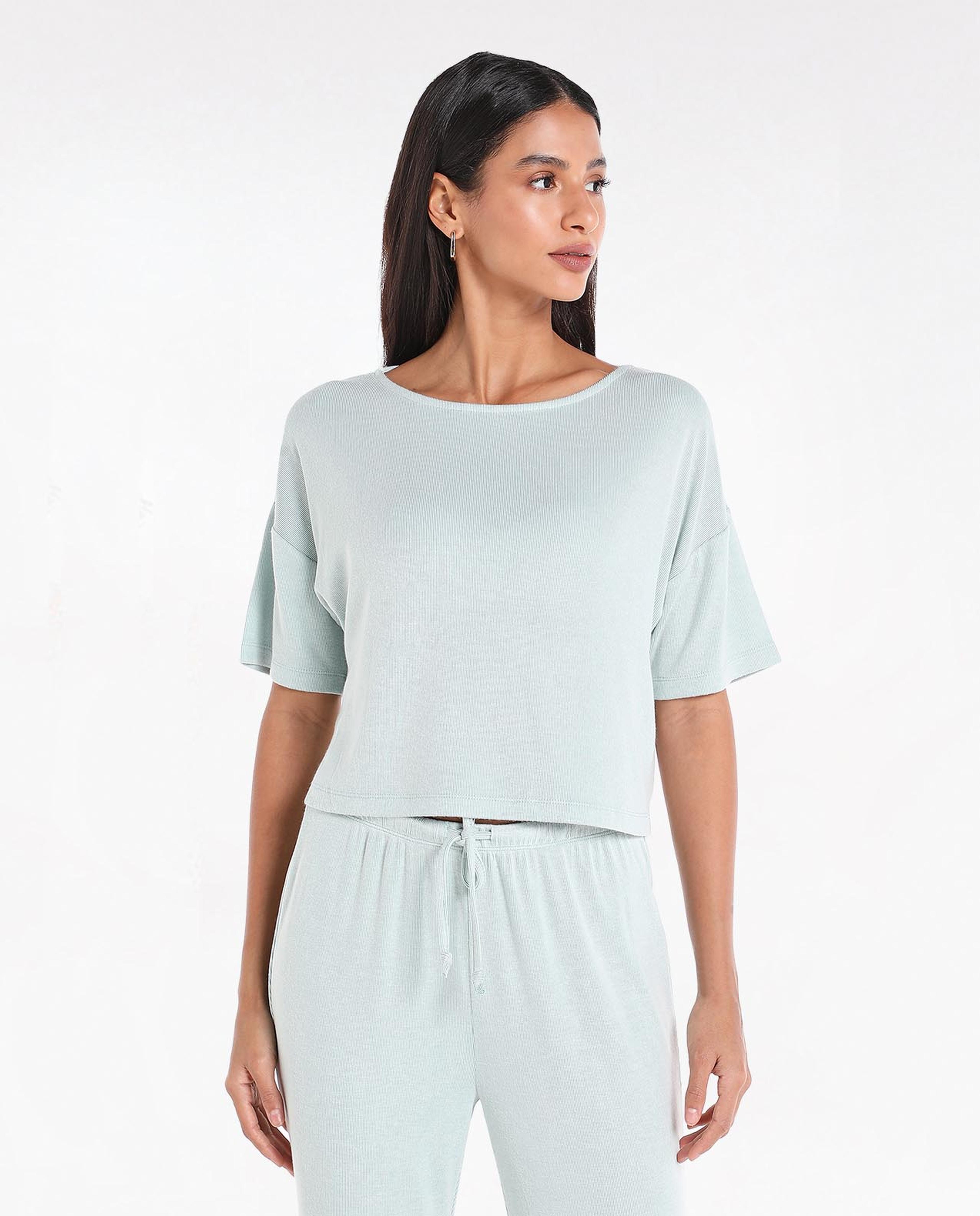 Solid Crop T-Shirt with Crew Neck and Short Sleeves