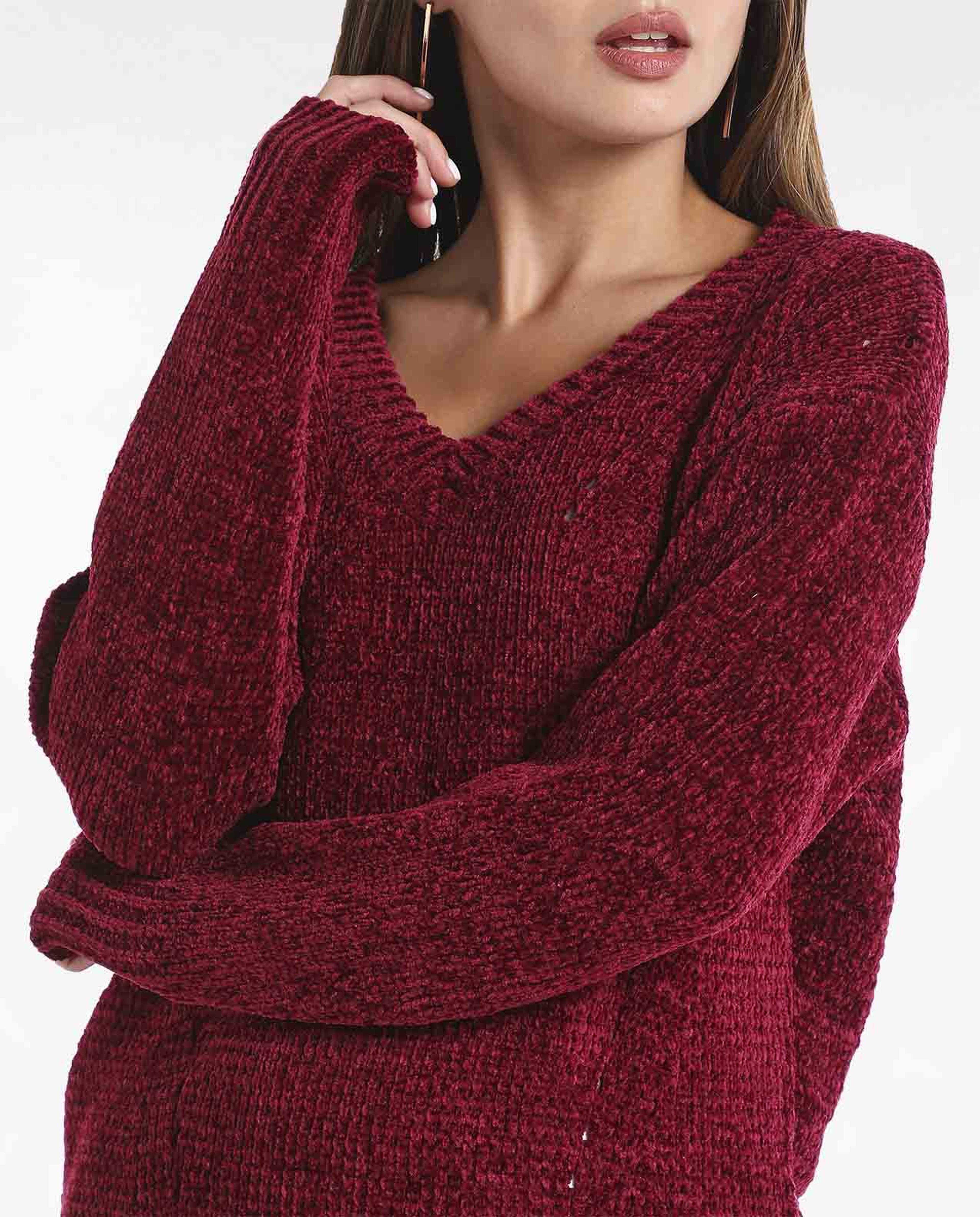 Solid Casual Sweater with V-Neck and Long Sleeves