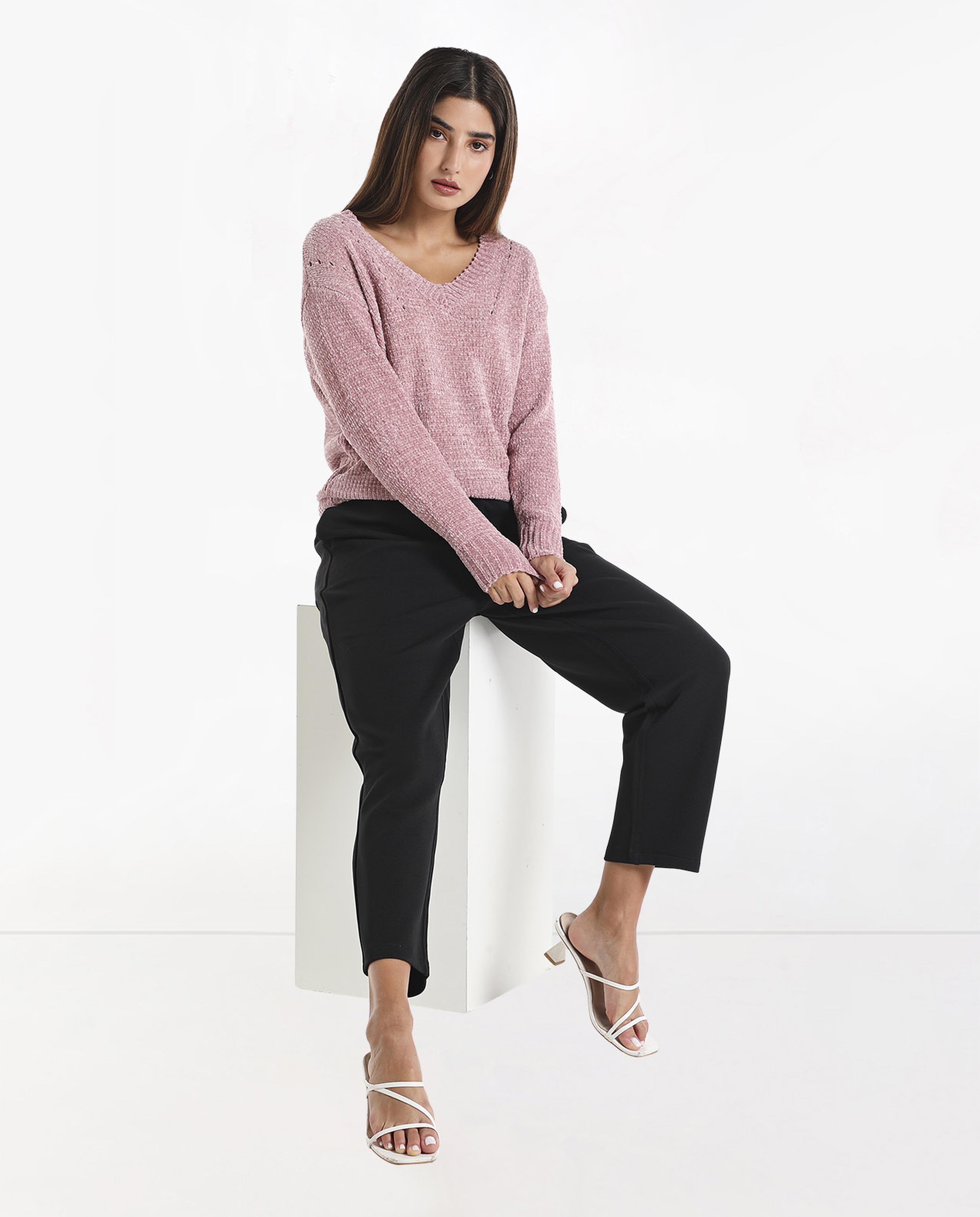 Solid Casual Sweater with V-Neck and Long Sleeves