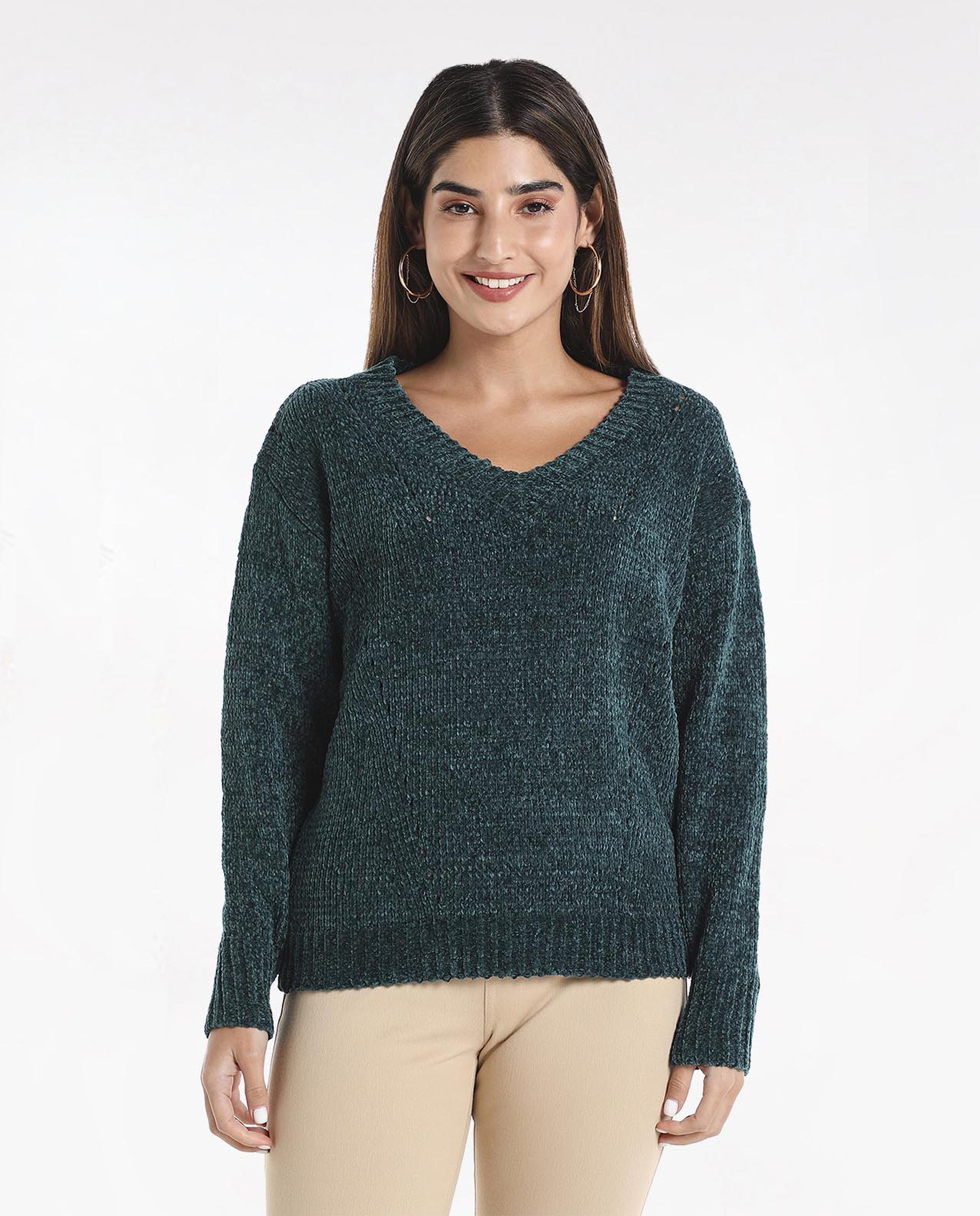 Solid Casual Sweater with V-Neck and Long Sleeves