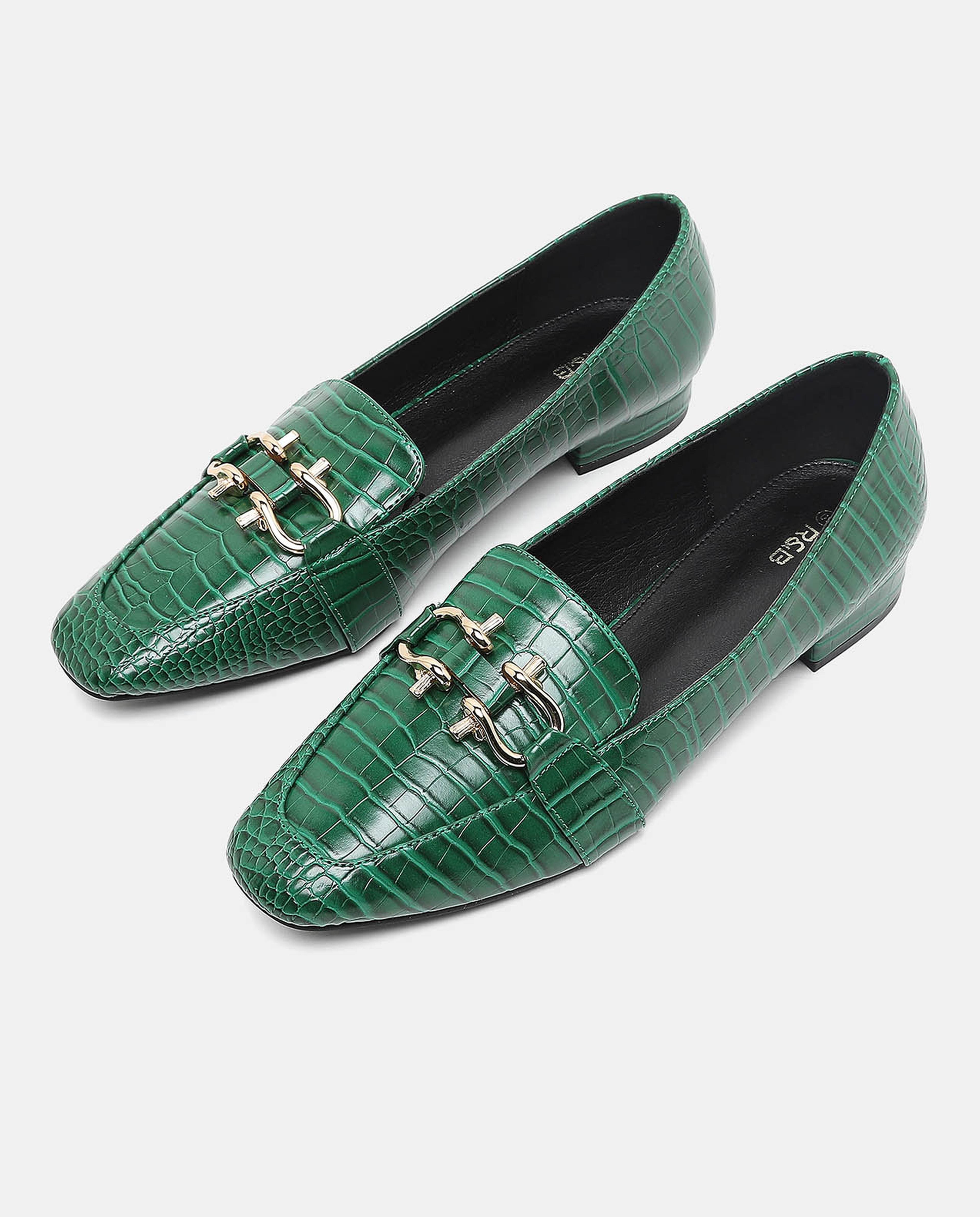 Textured Buckle Detailed Loafers