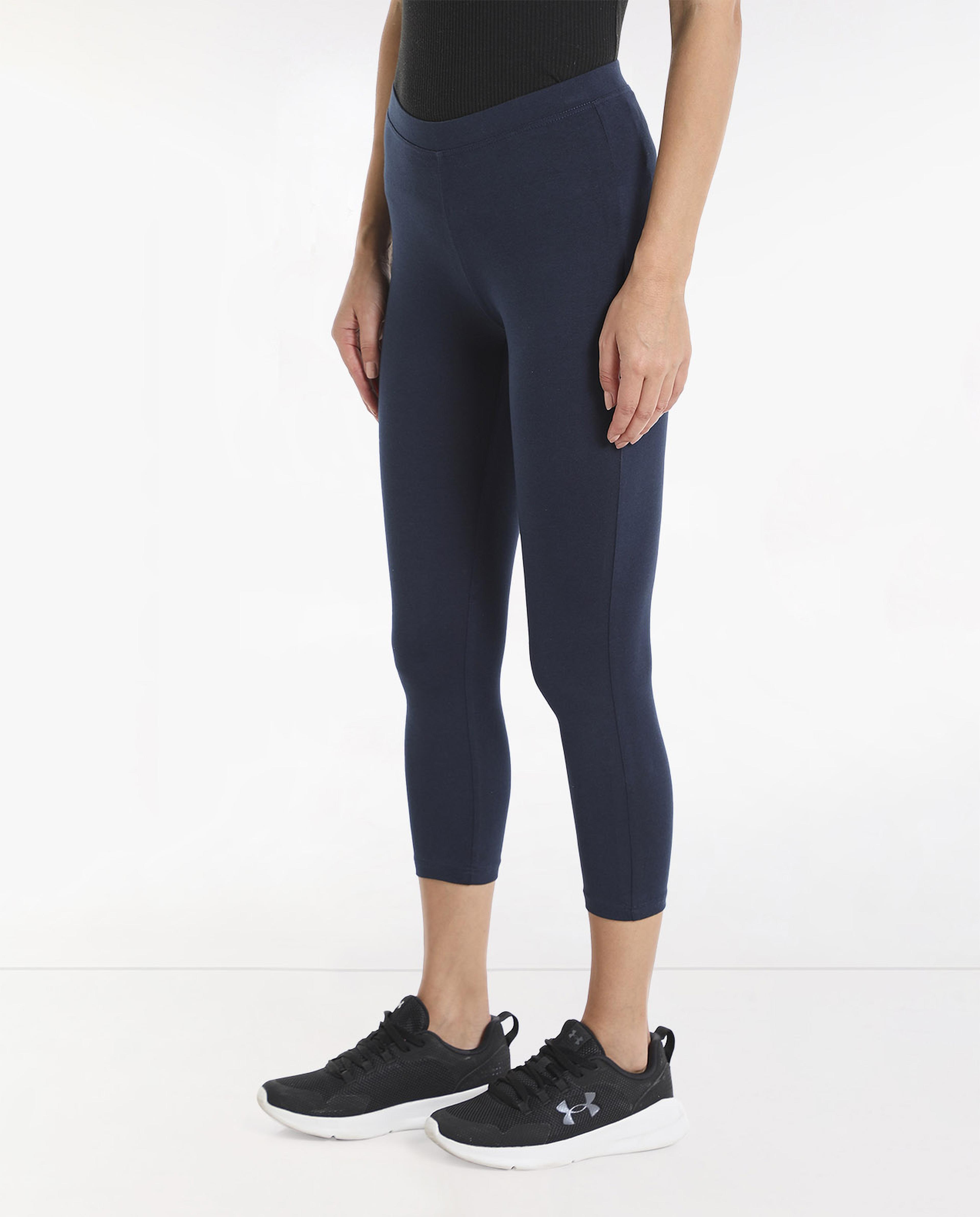 Solid Mid-Rise Capri Leggings