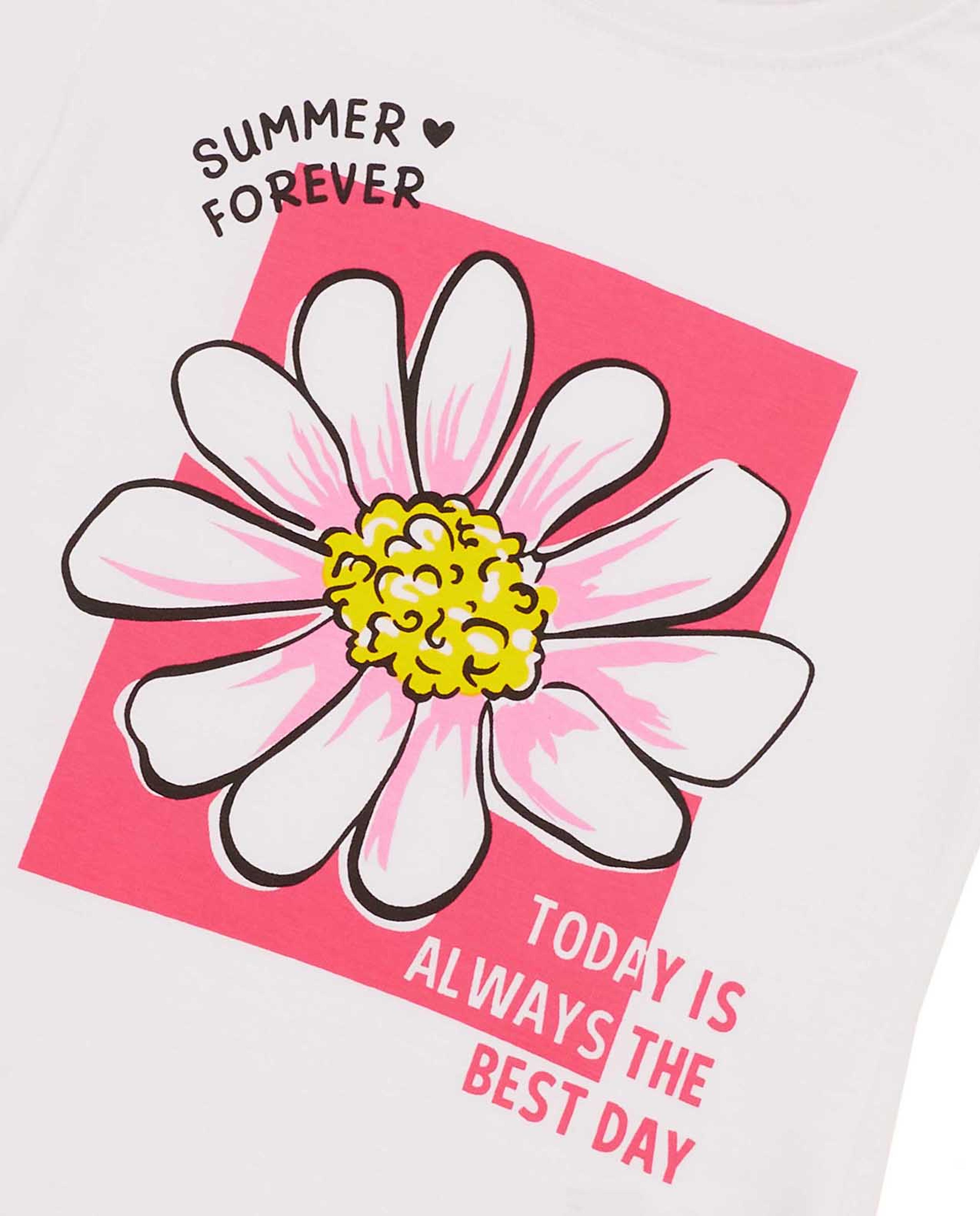 Graphic Print T-Shirt with Crew Neck and Short Sleeves