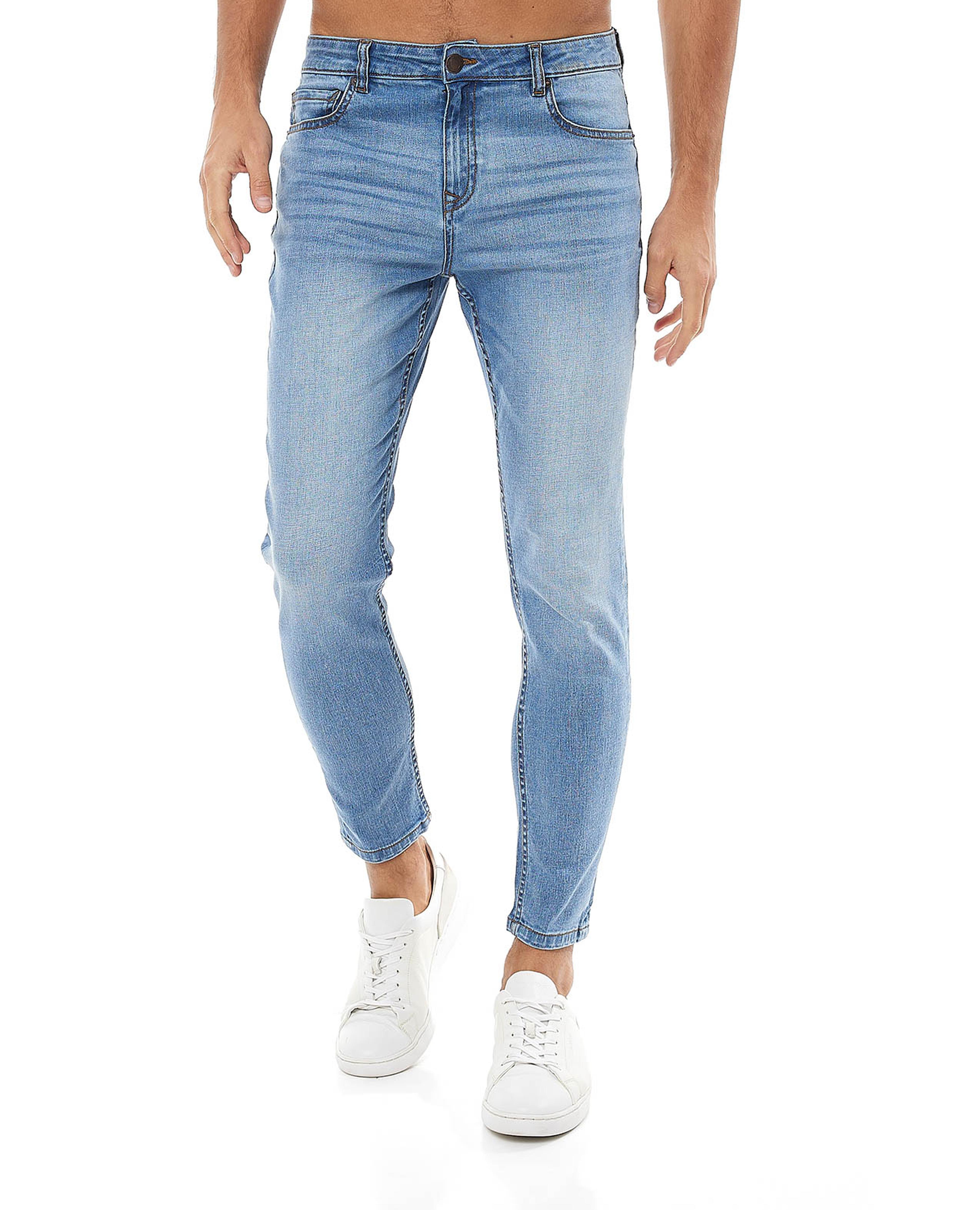 Light Wash Jeans with Button Closure