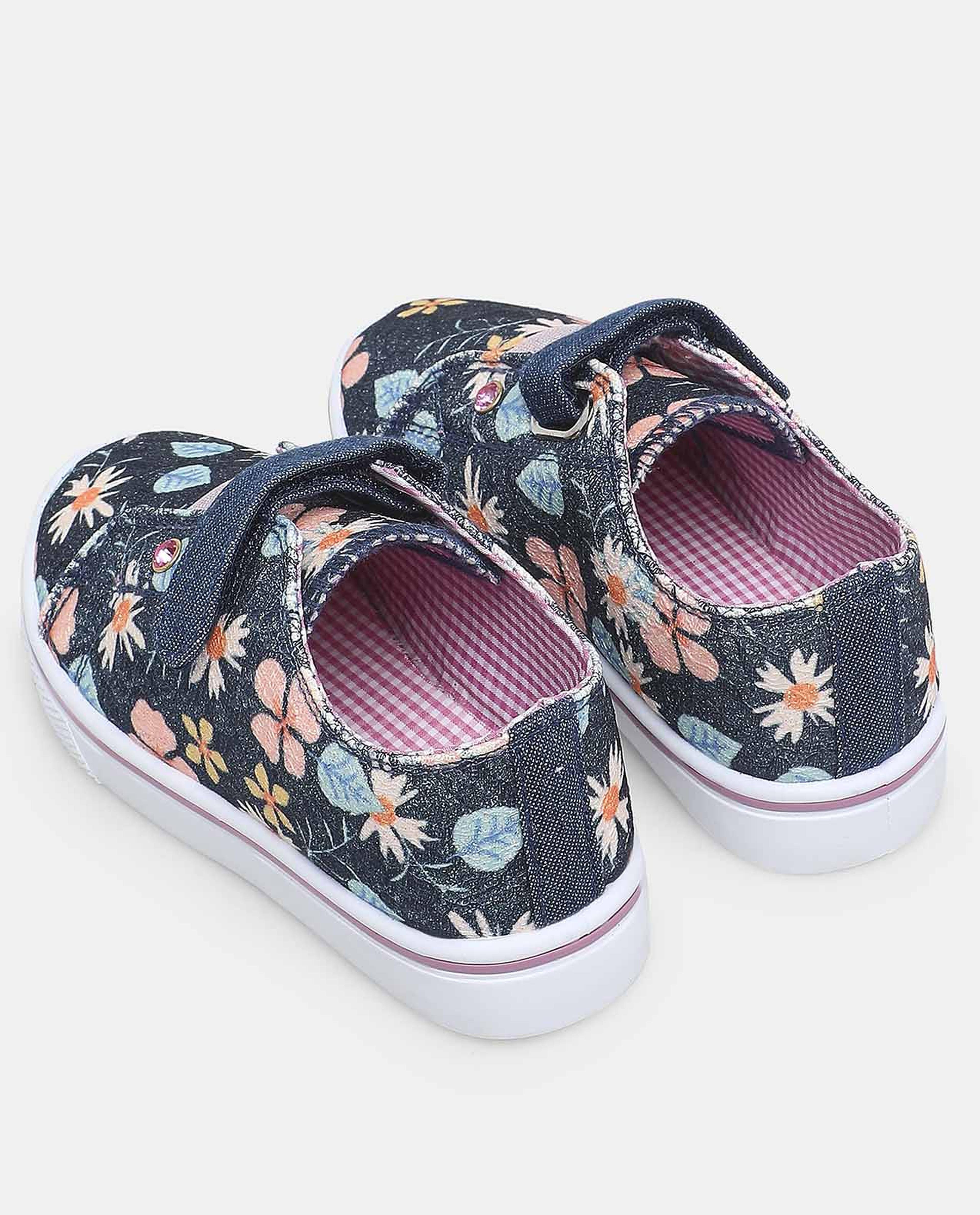 Girl's Slip On Casual Shoes