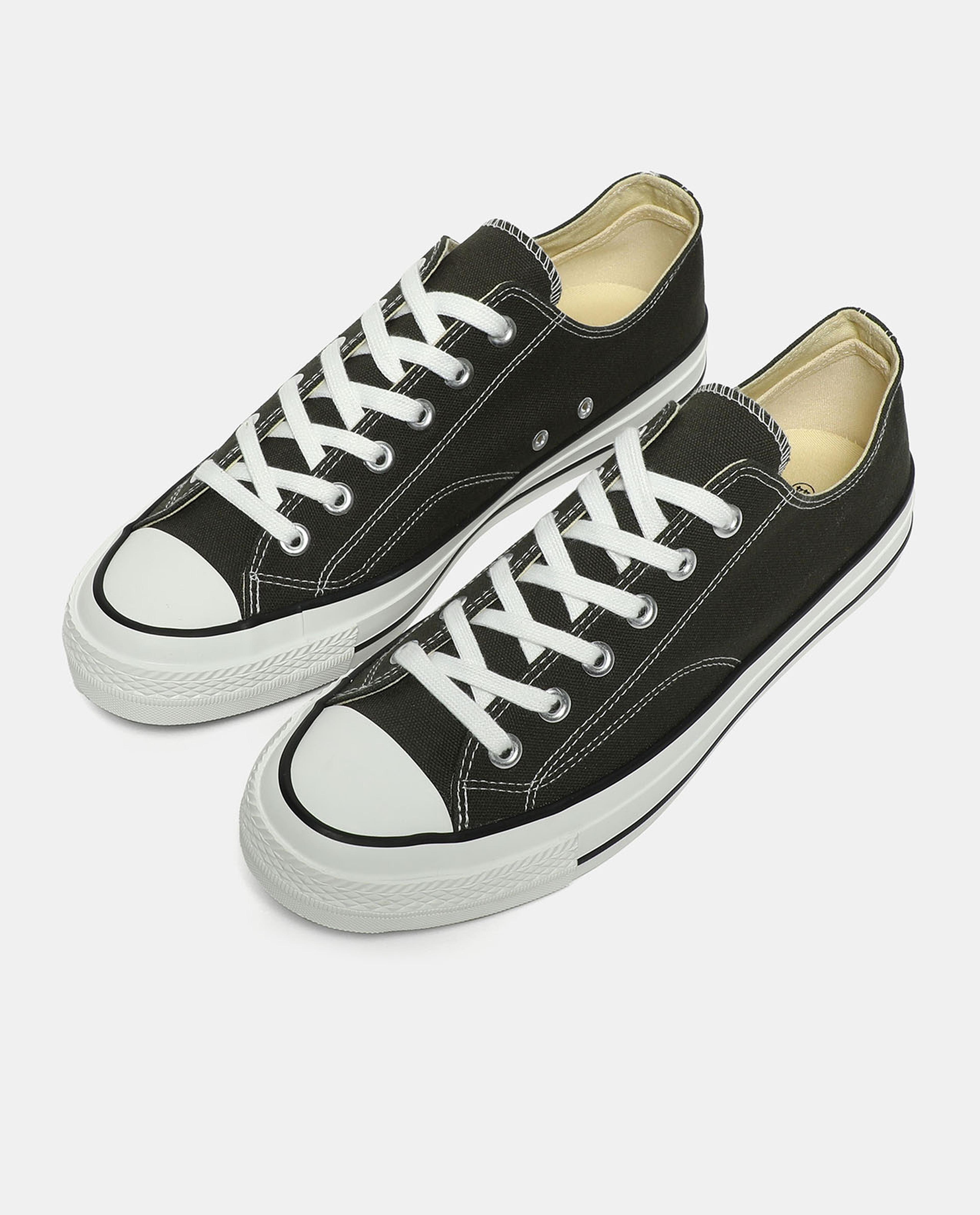 Low Top Canvas Shoes