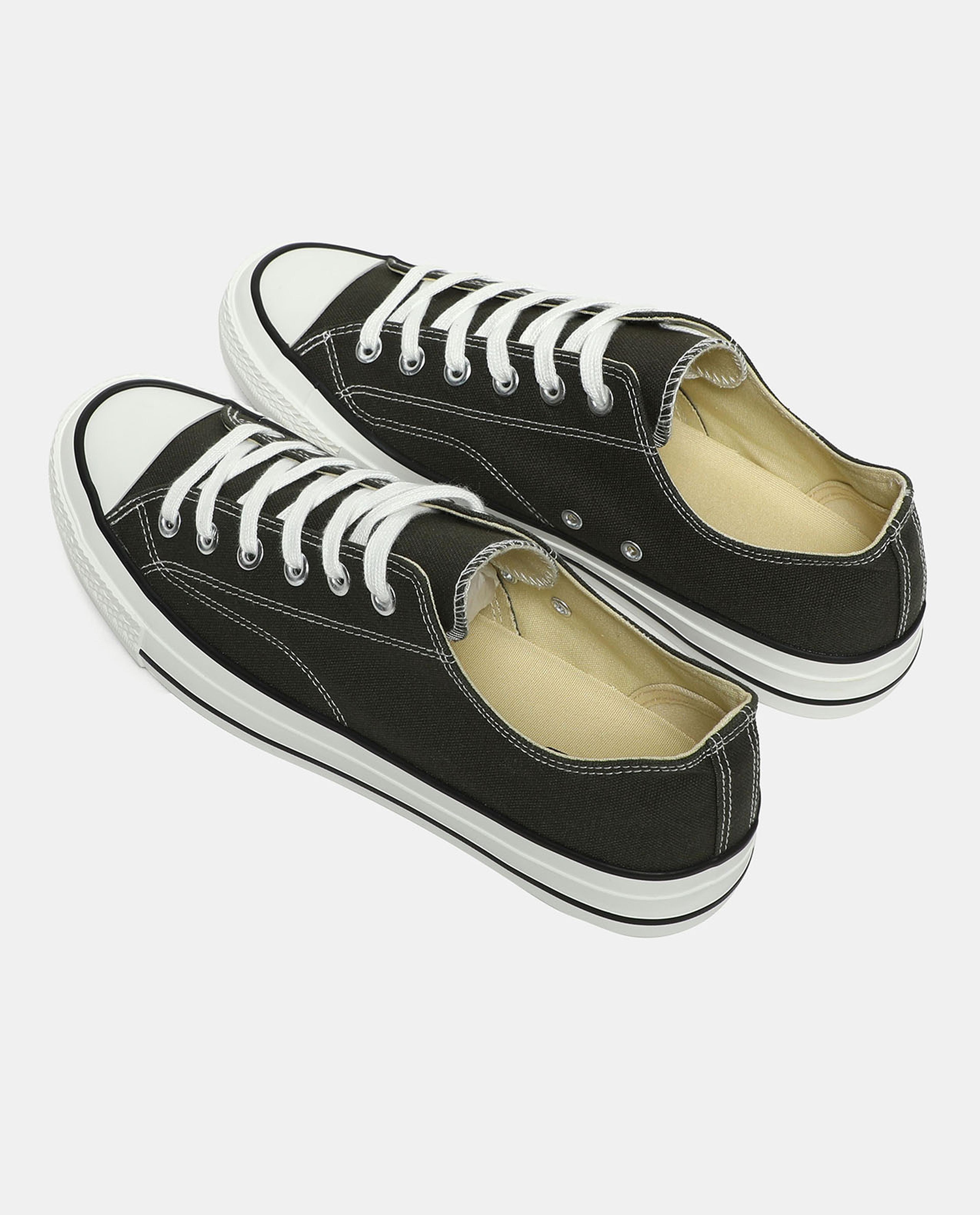 Low Top Canvas Shoes