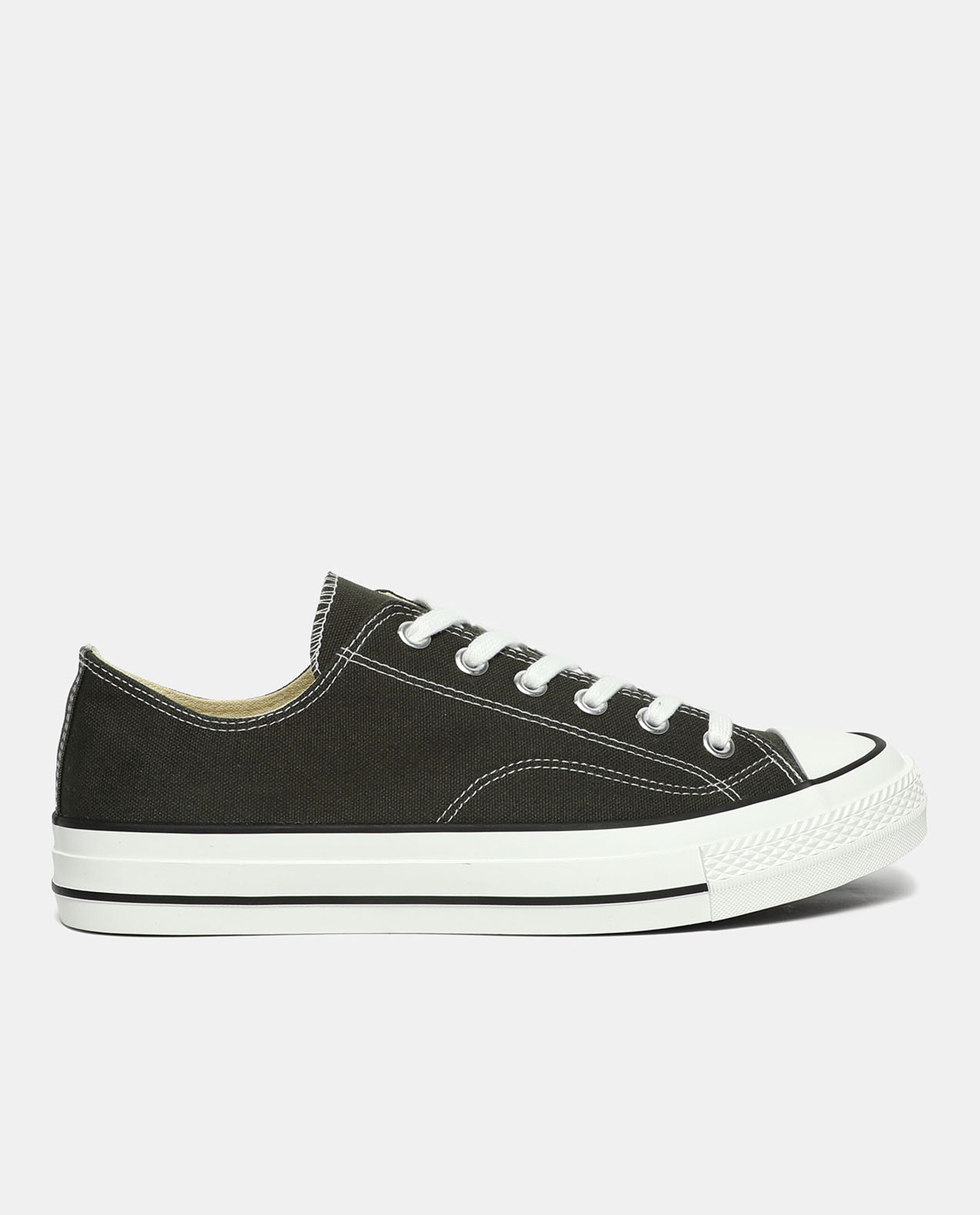 Low Top Canvas Shoes