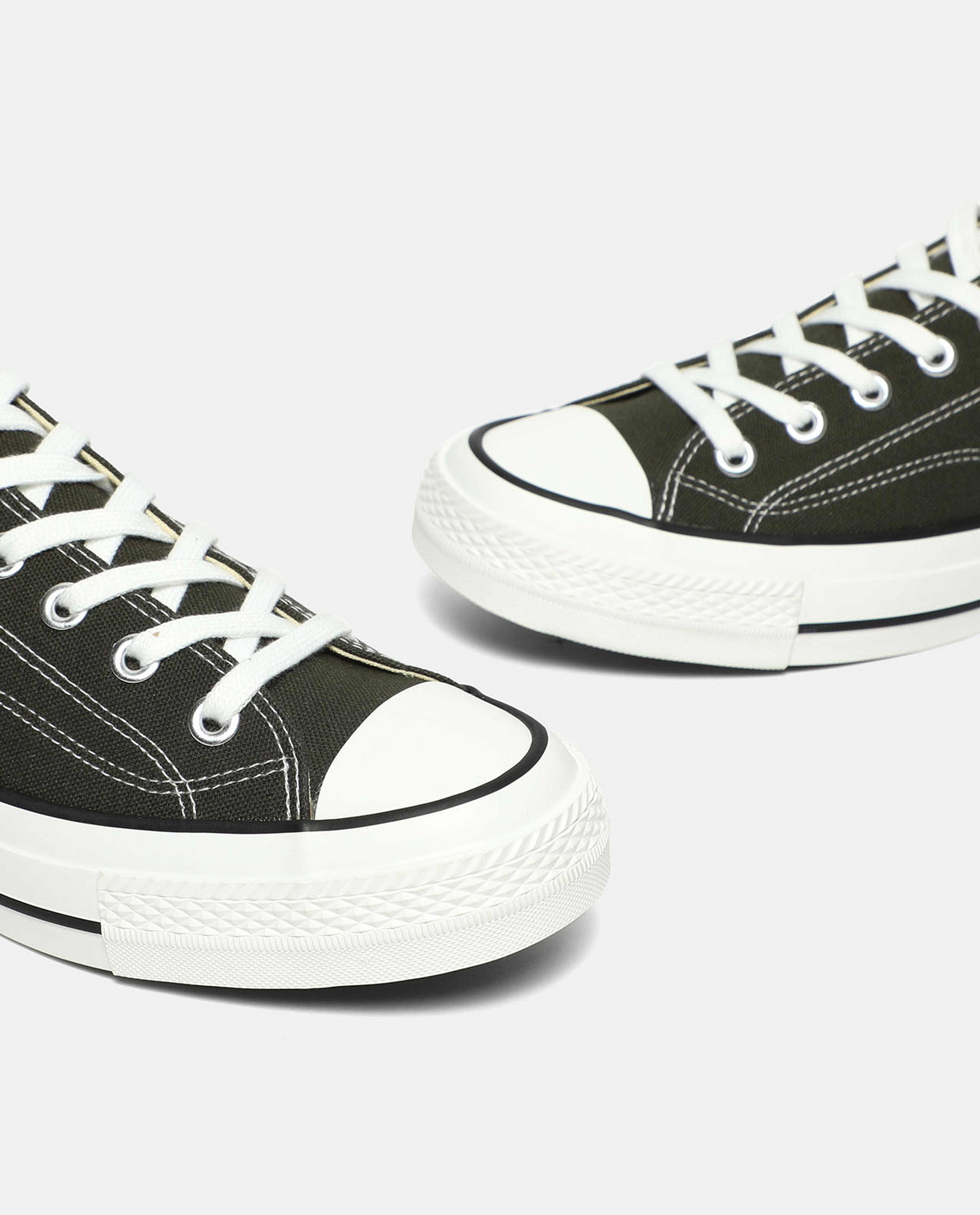Low Top Canvas Shoes