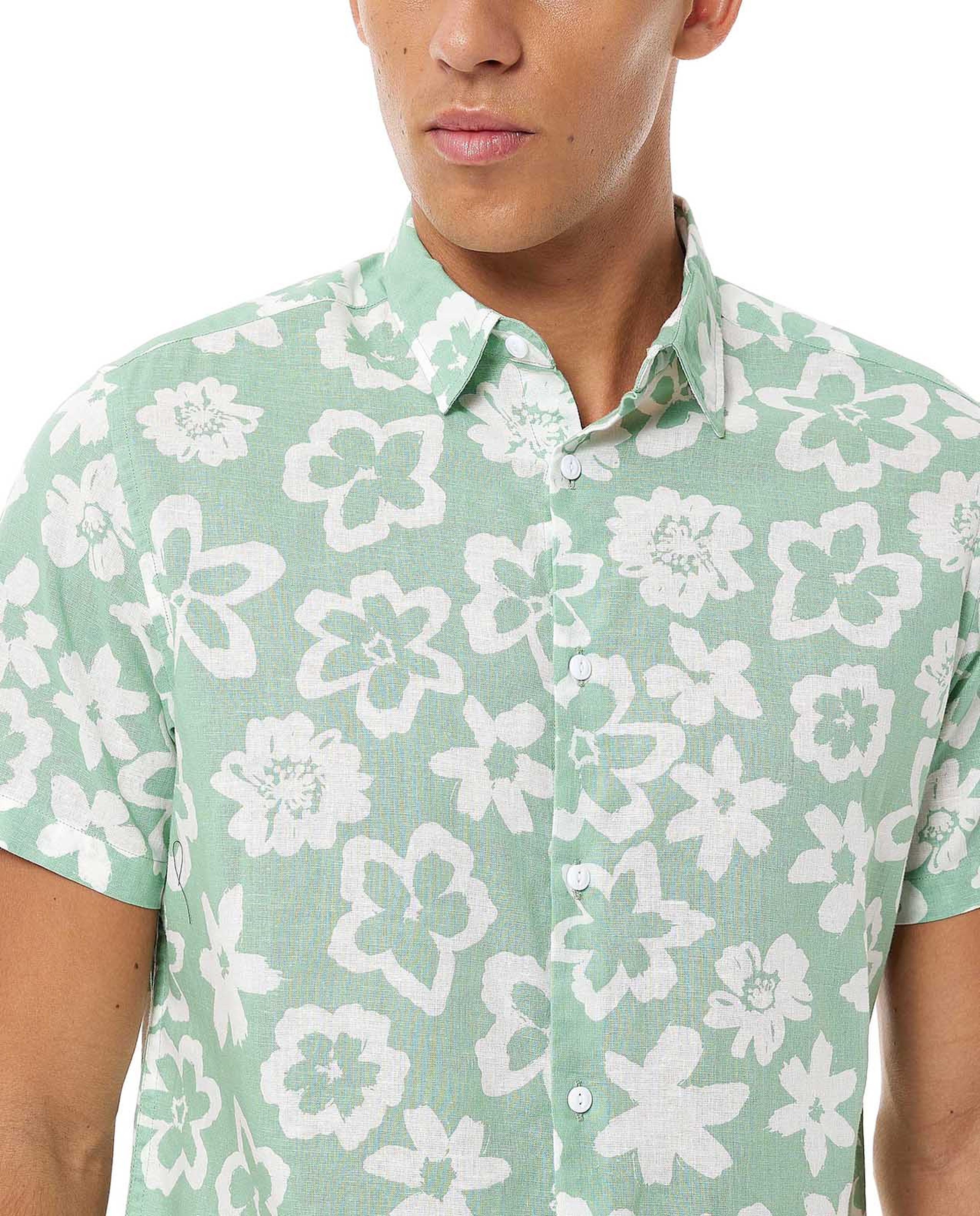 Floral Printed Shirt with Classic Collar and Short Sleeves