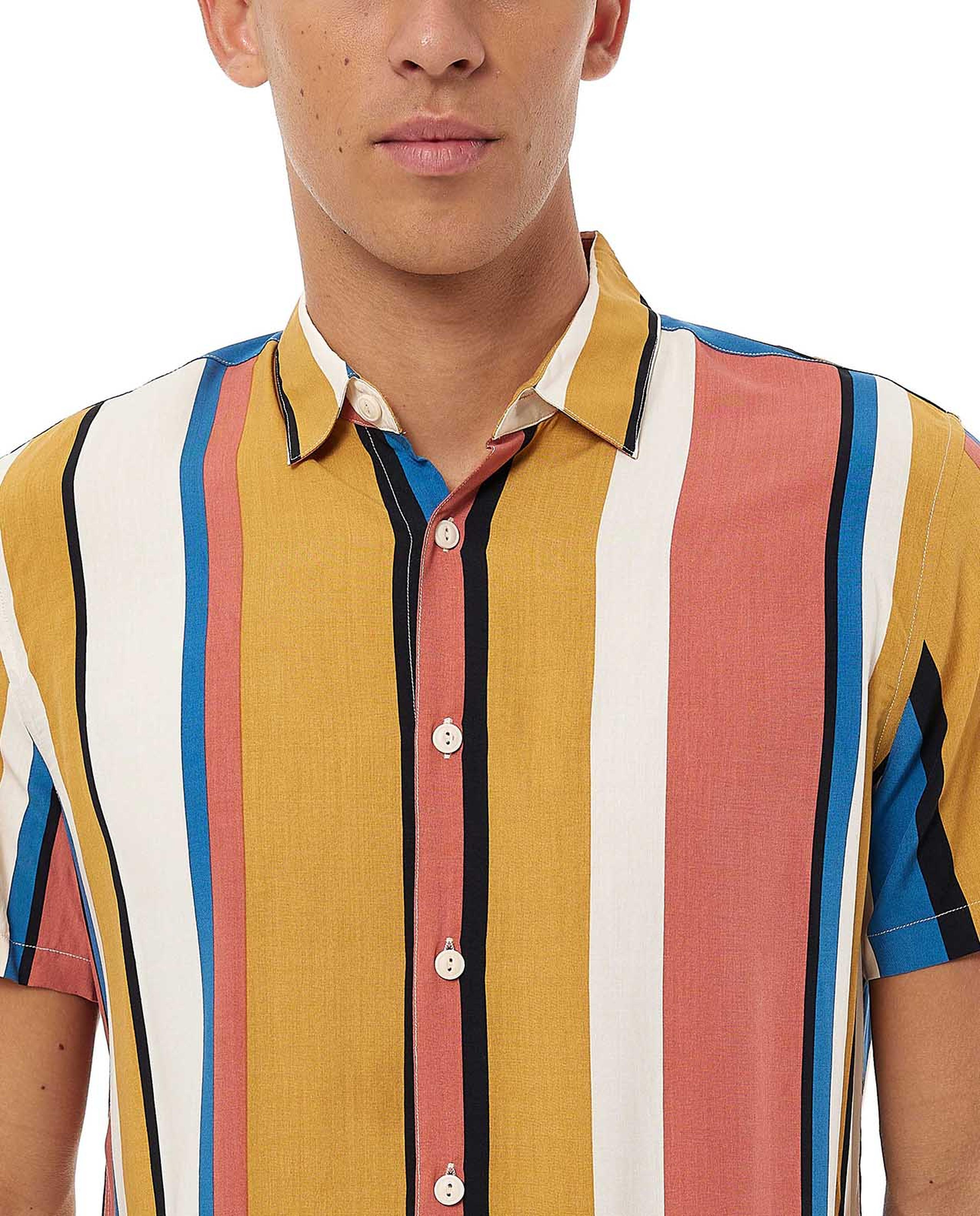 Color Block Shirt with Classic Collar and Short Sleeves