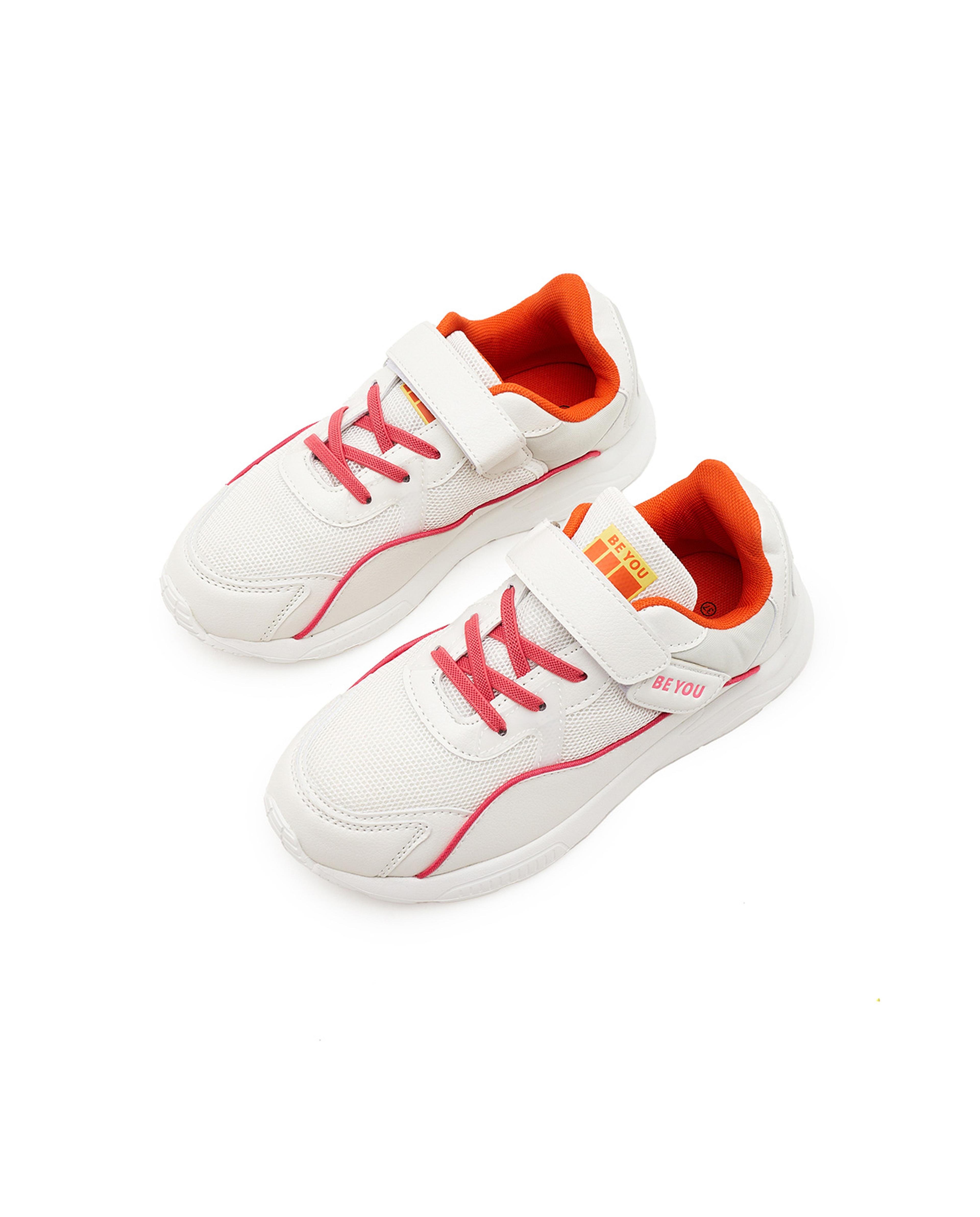 Lace-up Sports Shoes
