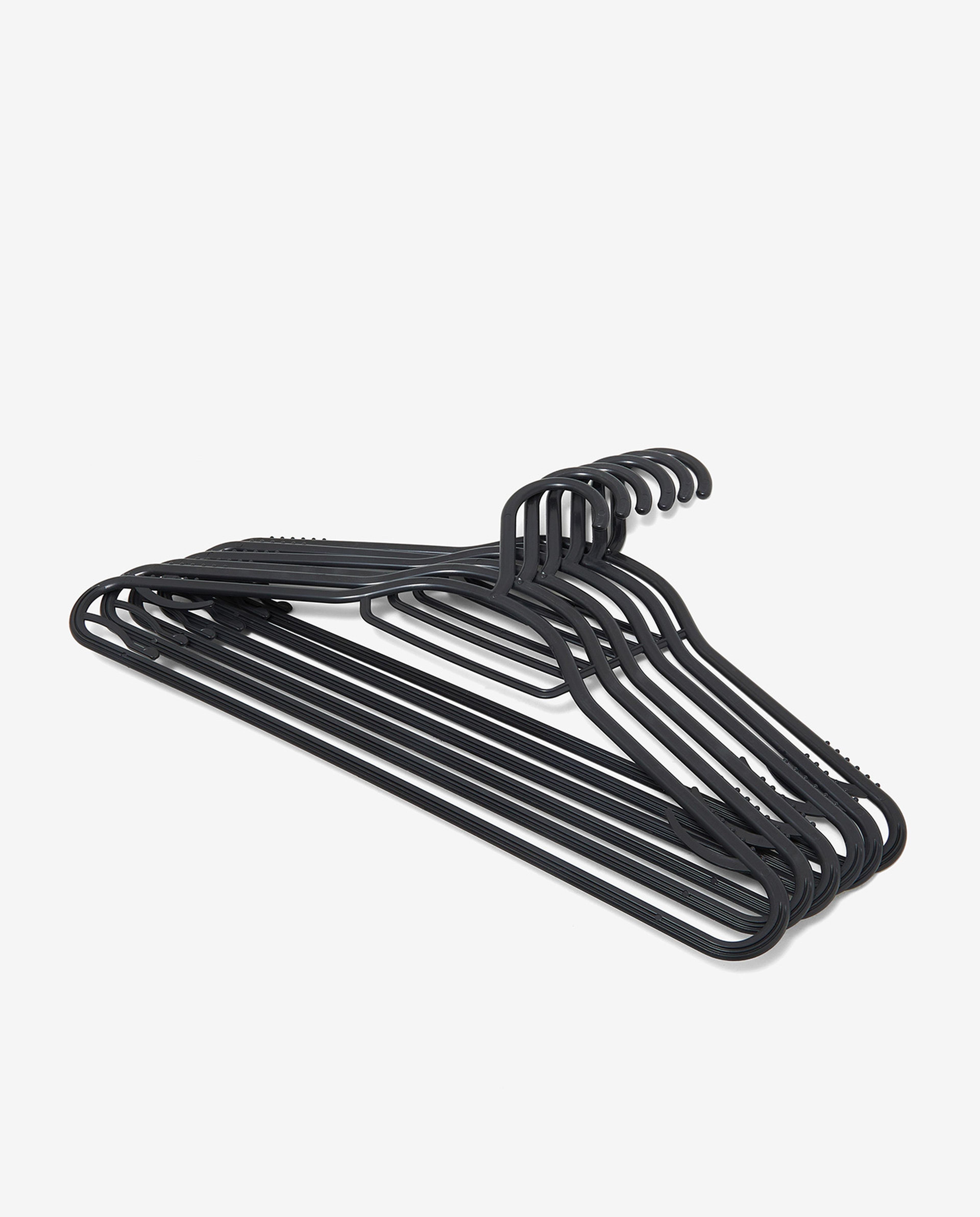 Solid Pack of 6 Hangers Set