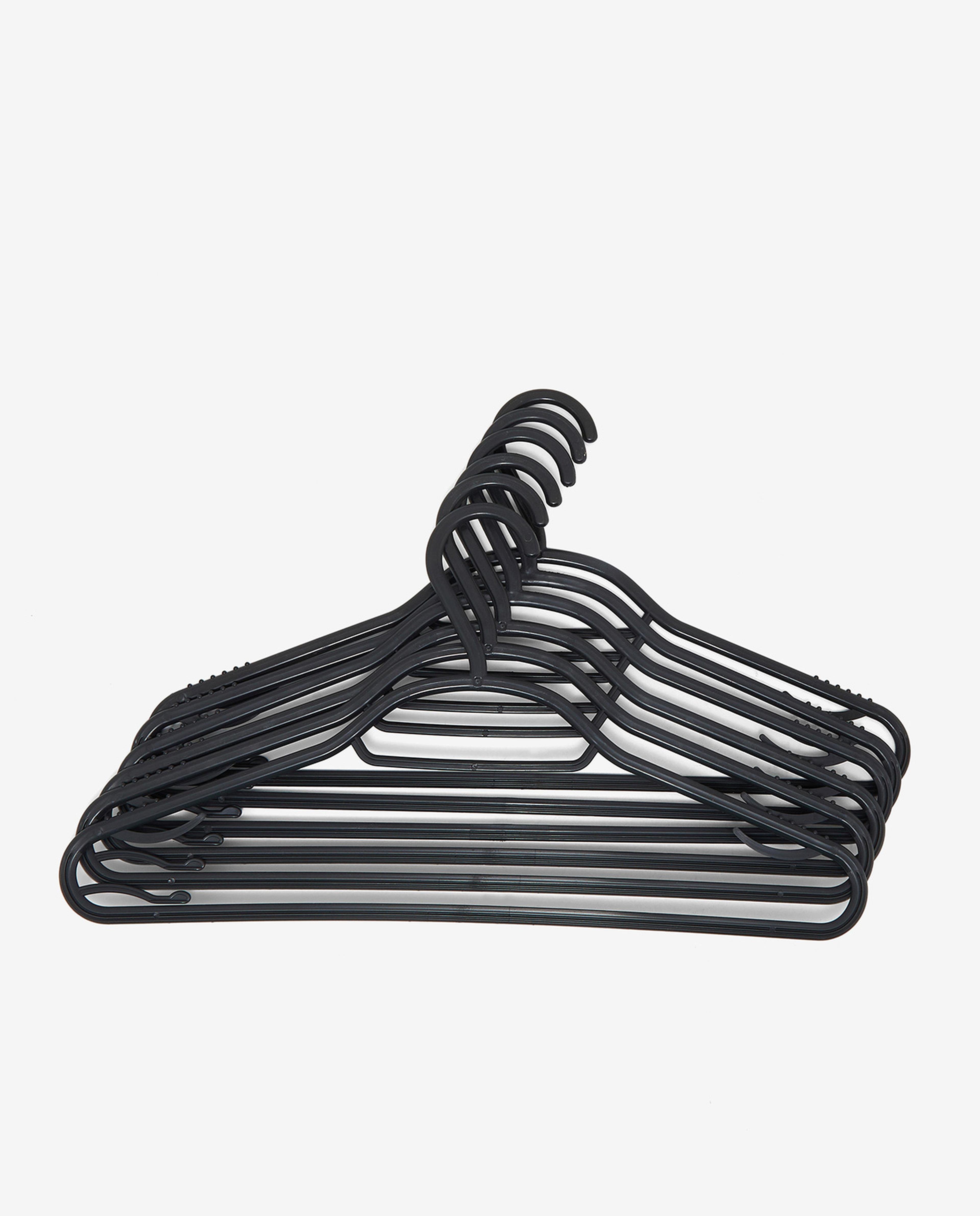 Solid Pack of 6 Hangers Set