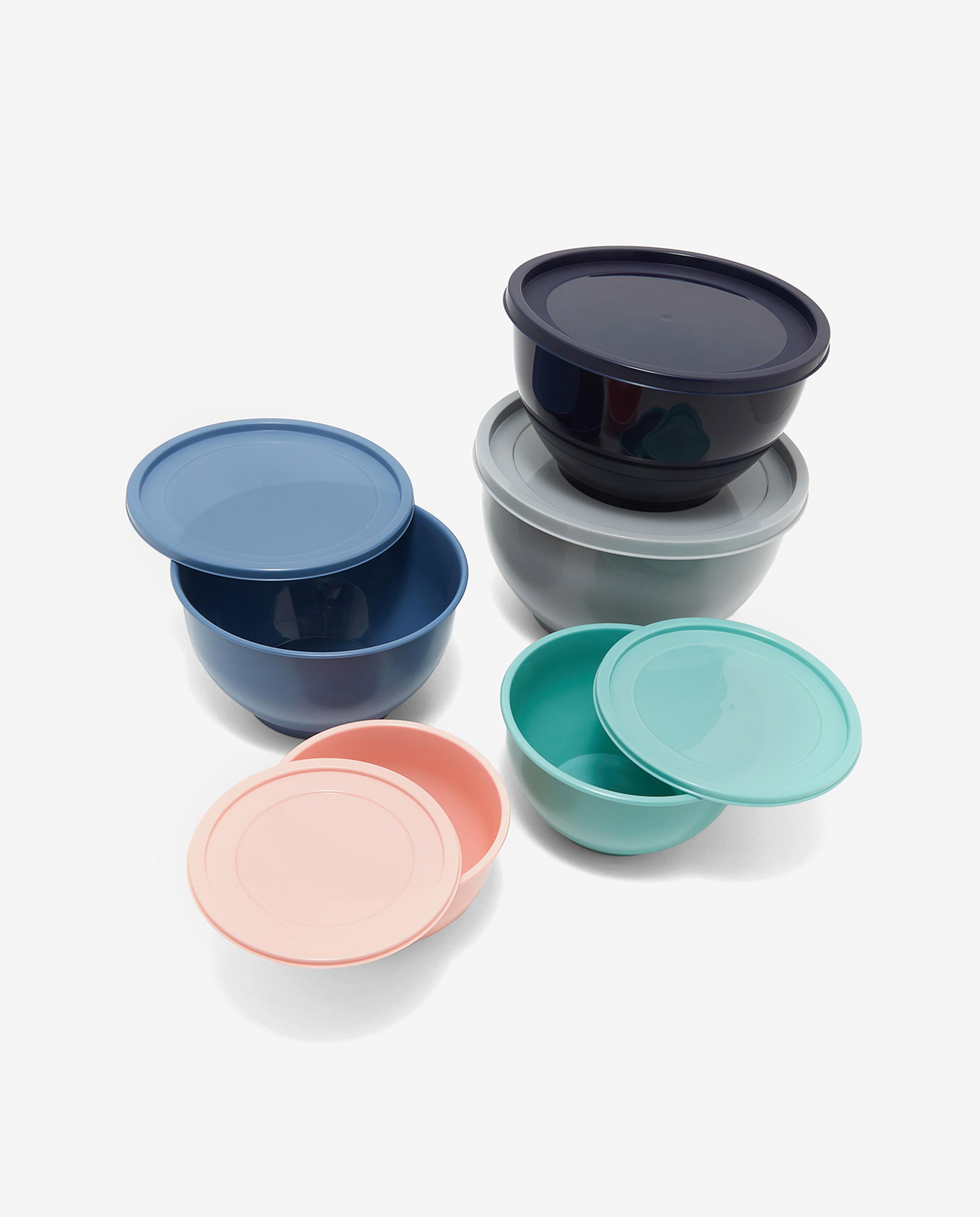 Set of 5 Plastic Bowl Shaped Containers