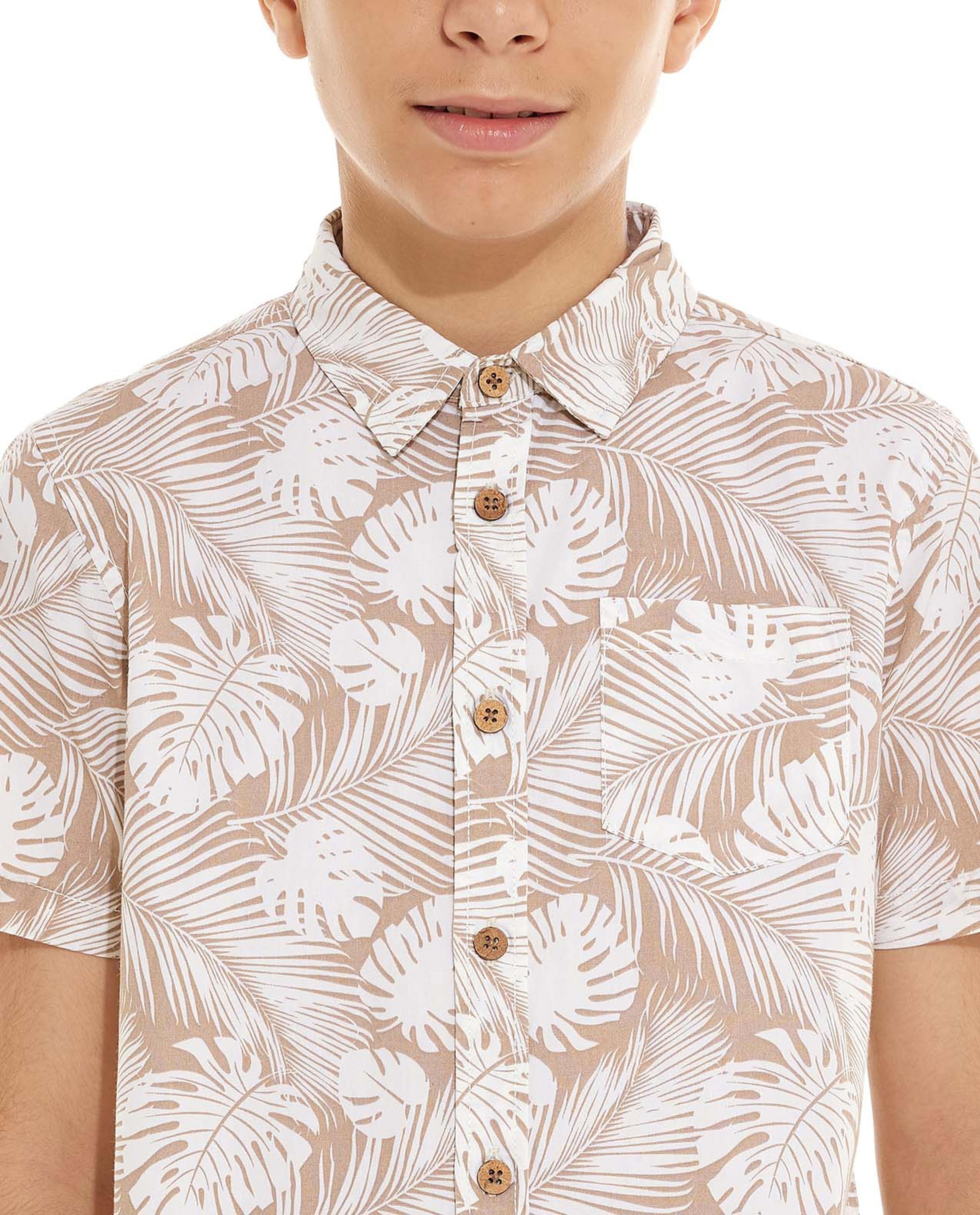Patterned Shirt with Classic Collar and Short Sleeves