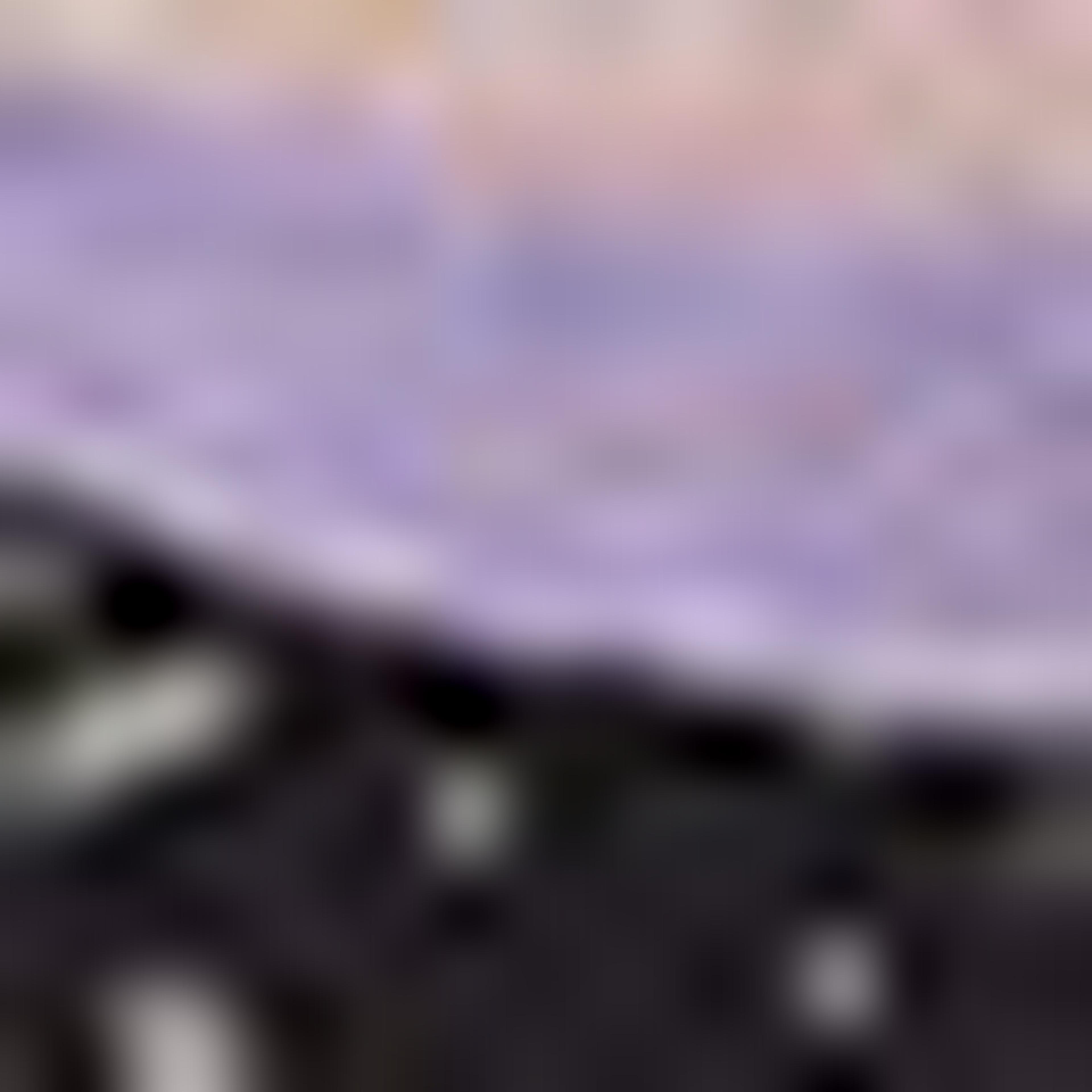 سترة يونيكورن مطرزة بالترتر بياقة دائرية وأكمام طويلة