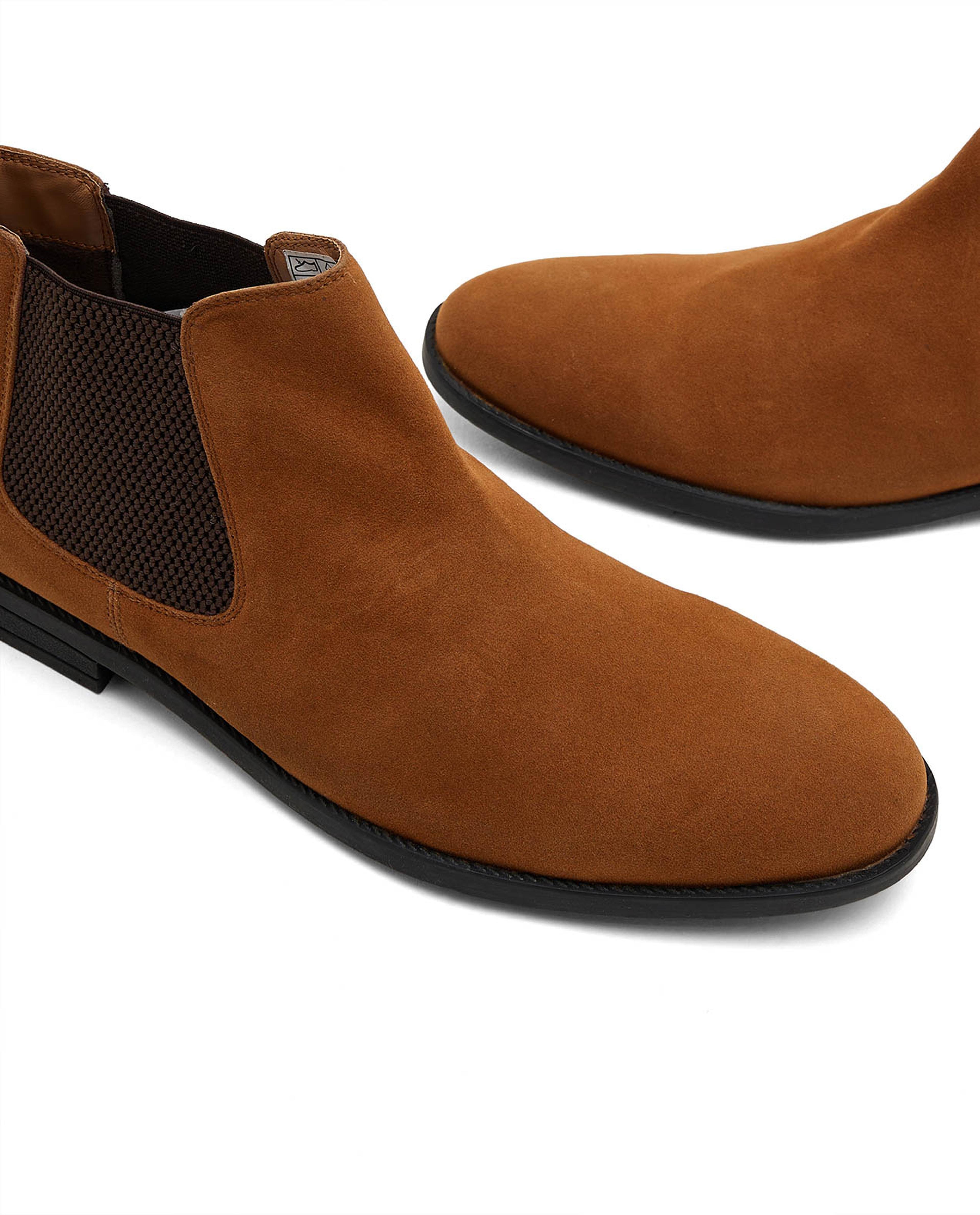 Solid Chelsea Boots