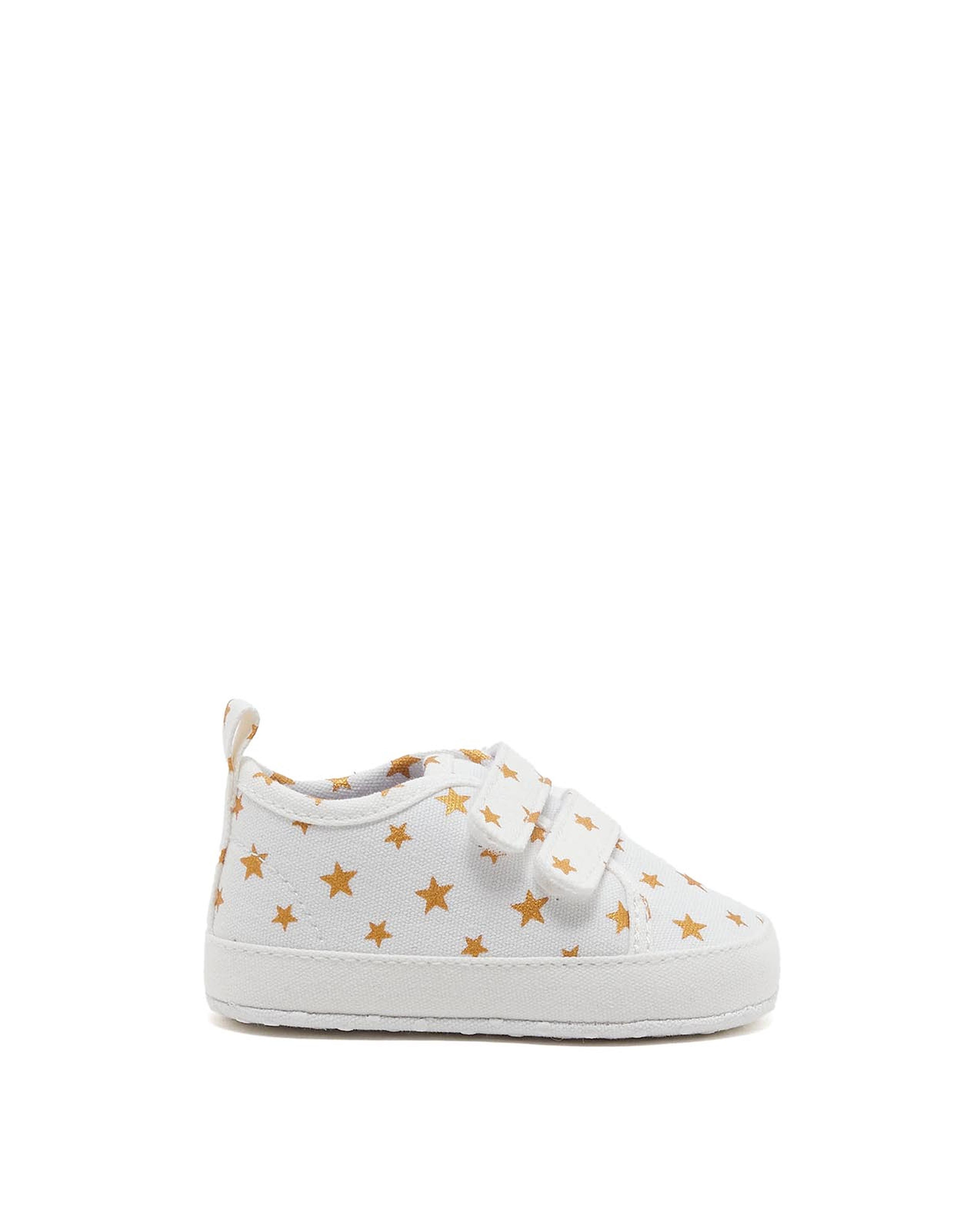 حذاء قماش بطبعة نجوم