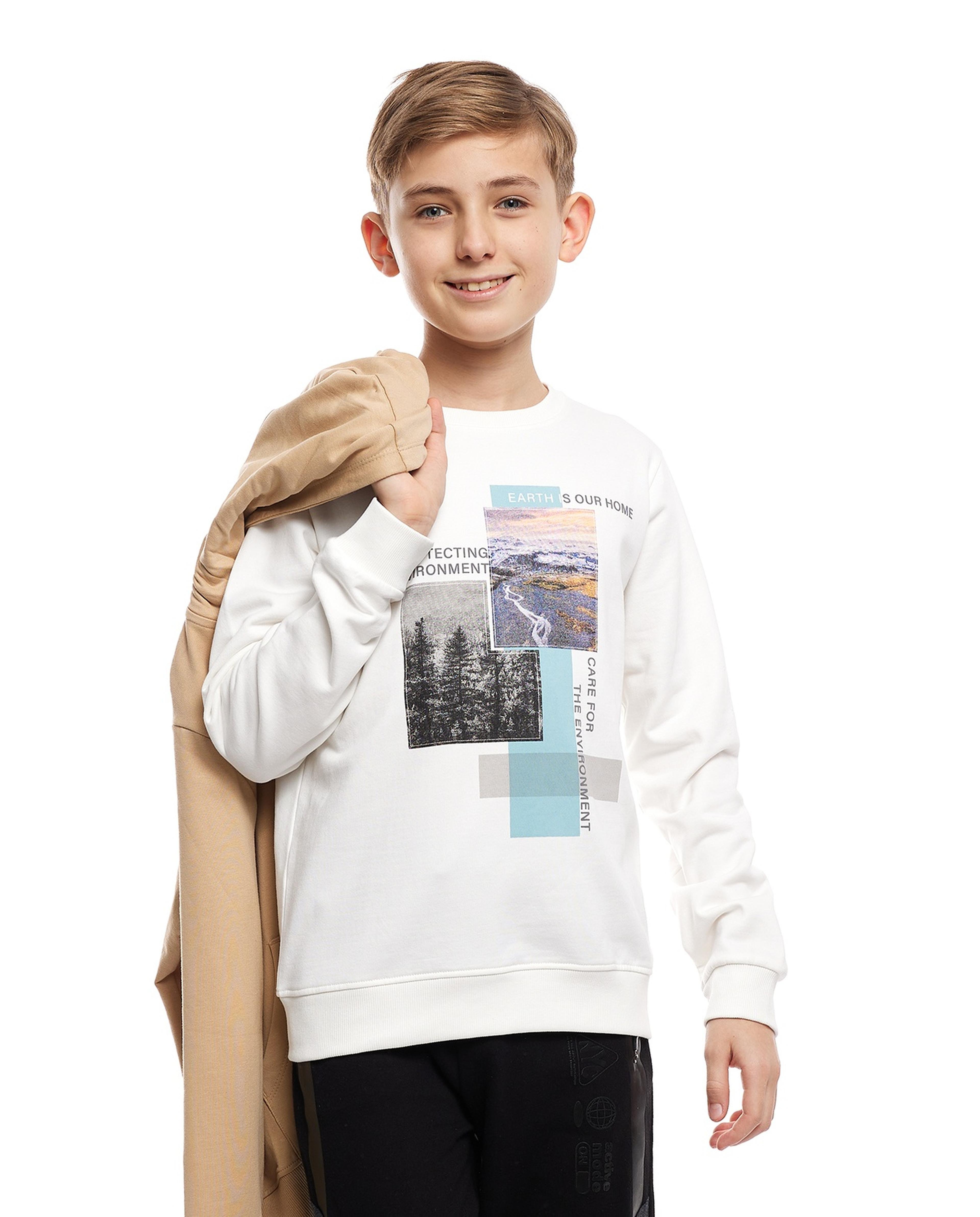 Graphic Print Sweatshirt with Crew Neck and Long Sleeves