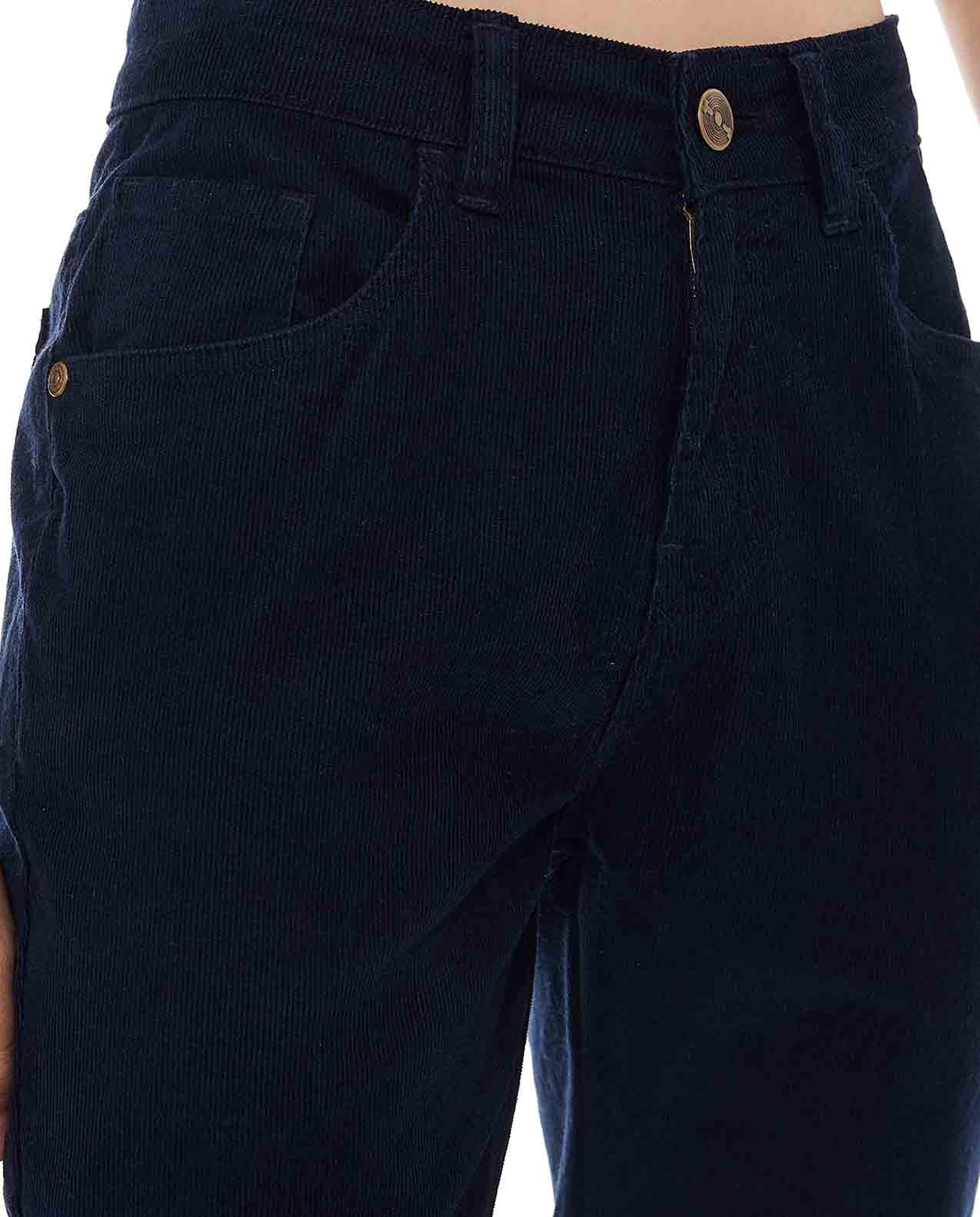 بنطال جينز واسع بأزرار