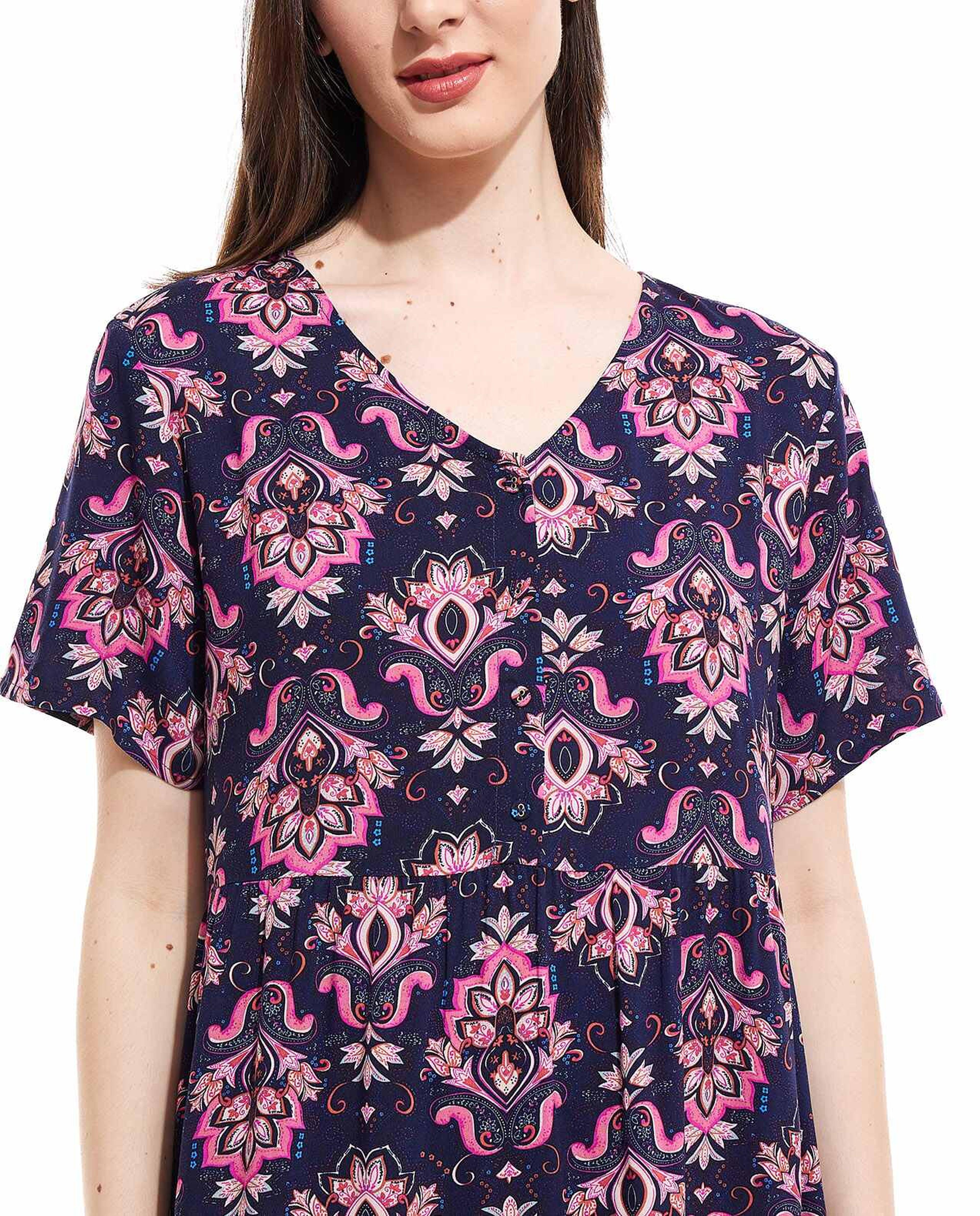 Patterned Nightdress with V-Neck and Short Sleeves