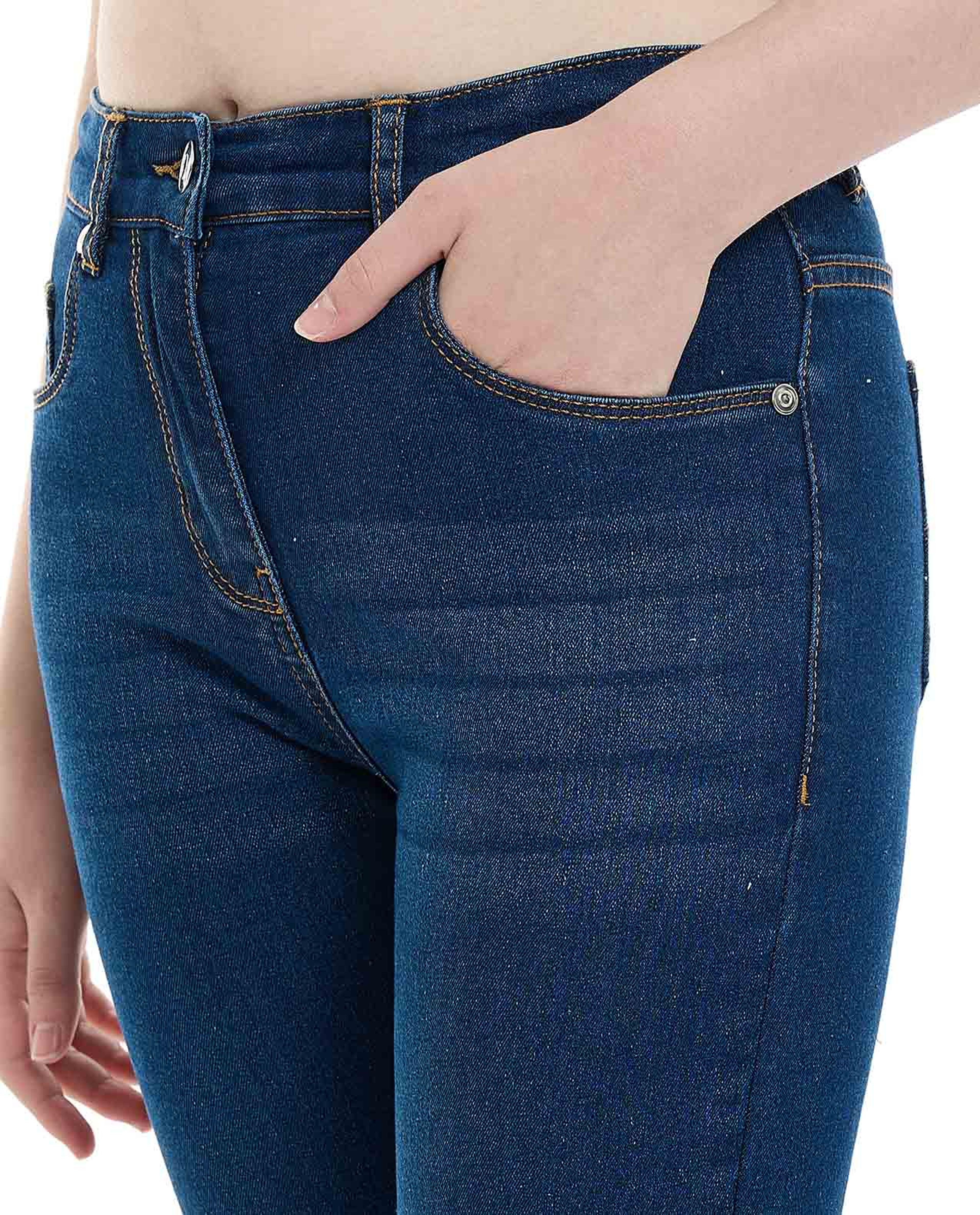 بنطال جينز بأزرار
