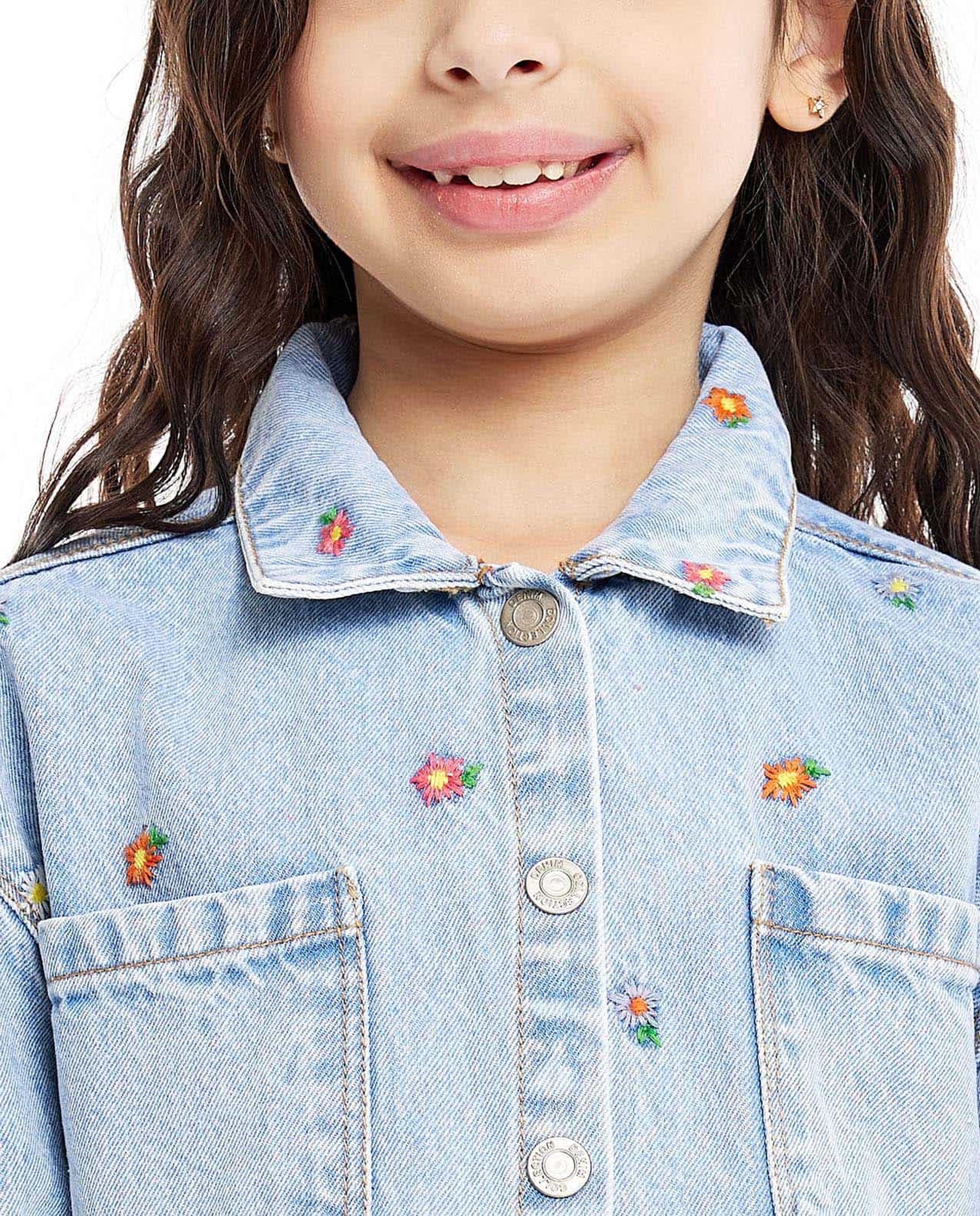Embroidered Denim Jacket with Classic Collar and Long Sleeves