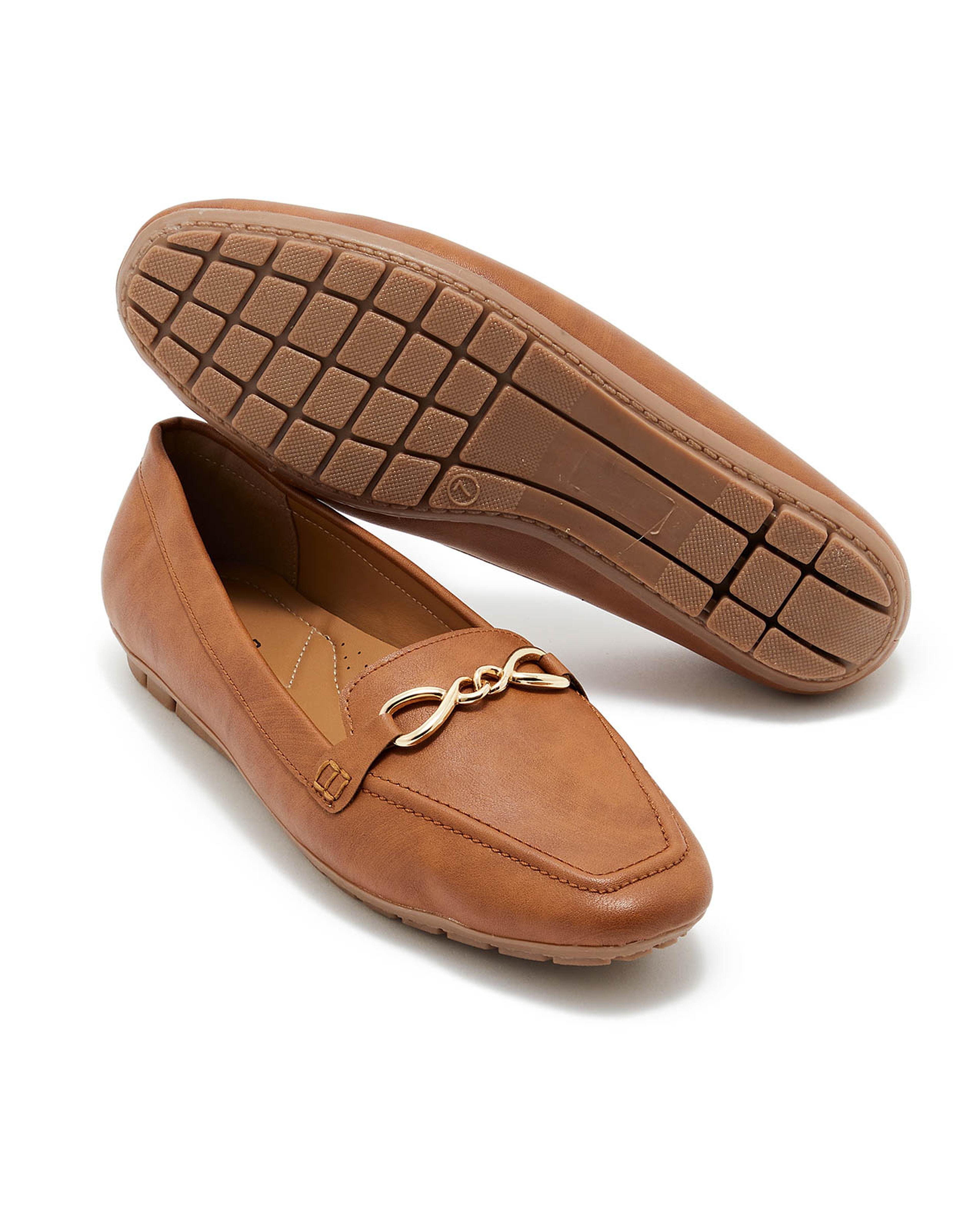 Chain-Link Detail Loafers