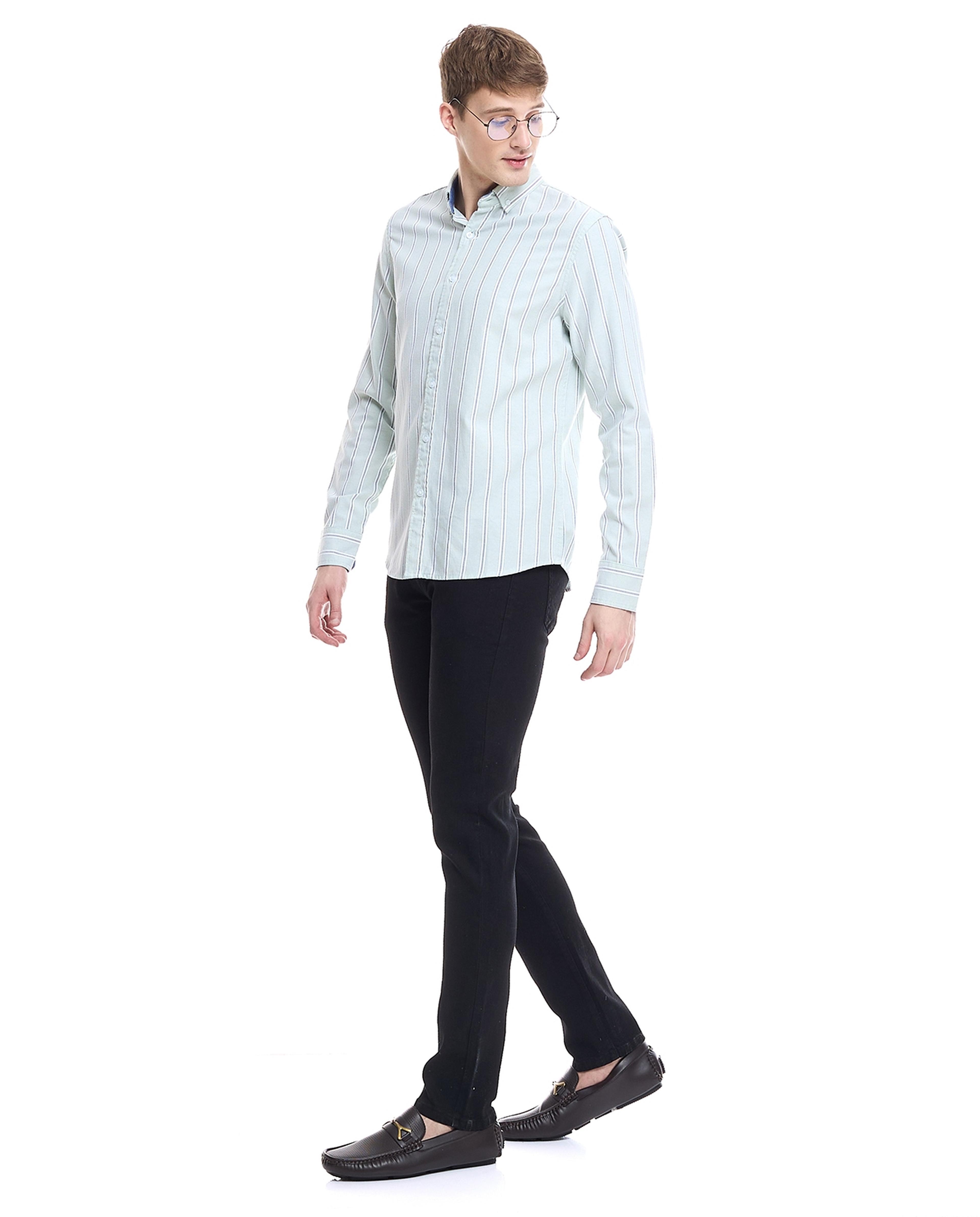 Solid Skinny Fit Jeans with Button Closure