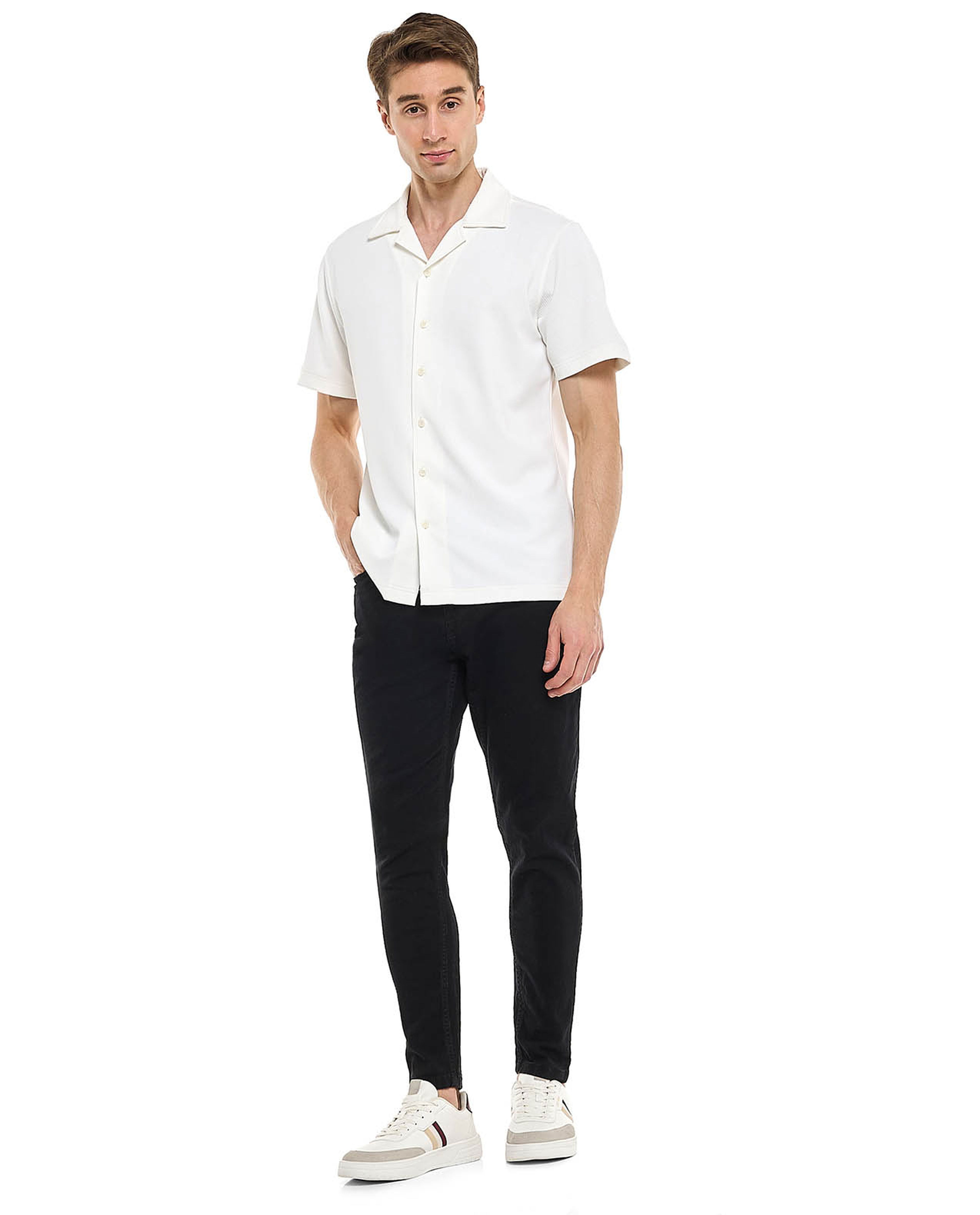Solid Slim Fit Jeans with Button Closure