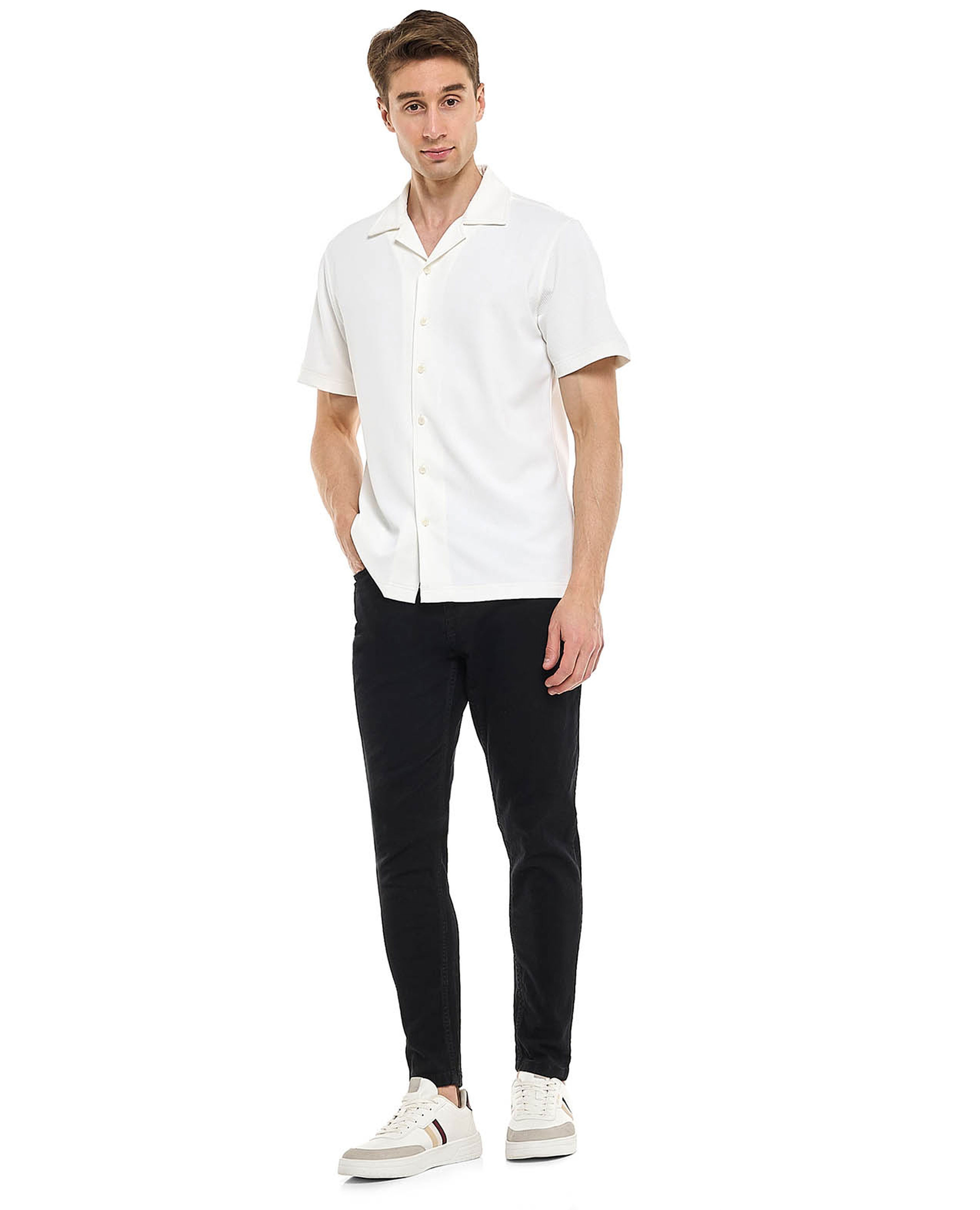 Solid Slim Fit Jeans with Button Closure